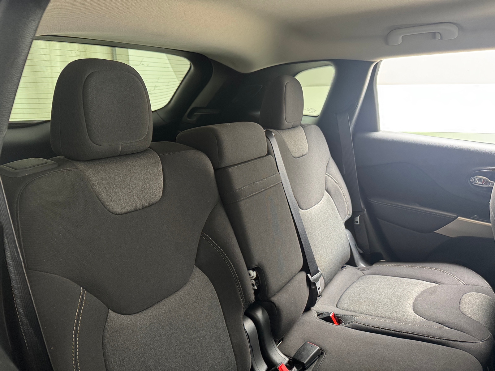 Thumbnail: 2018 Jeep Cherokee - 6