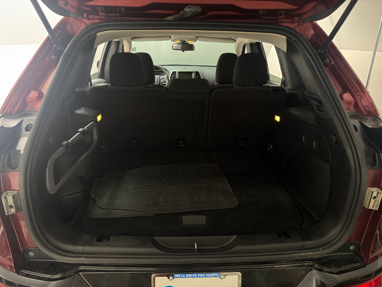 Thumbnail: 2018 Jeep Cherokee - 7
