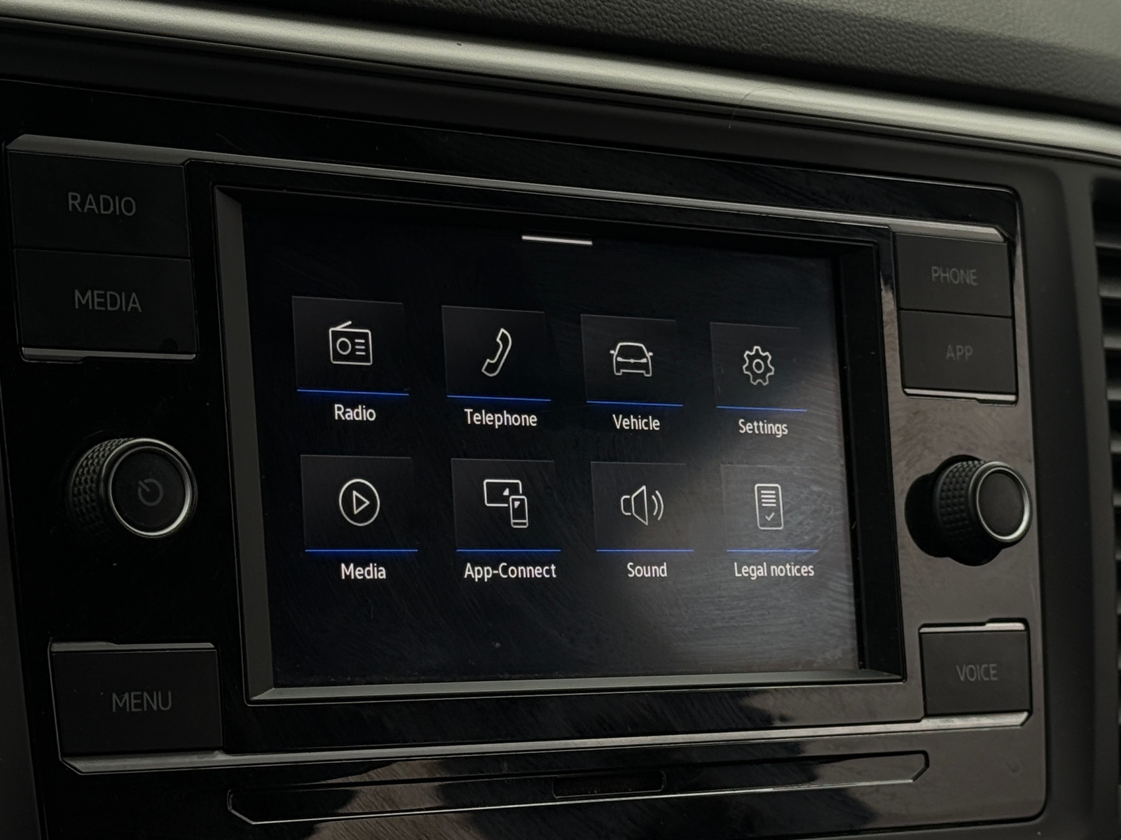 Thumbnail: 2022 Volkswagen Atlas - 4