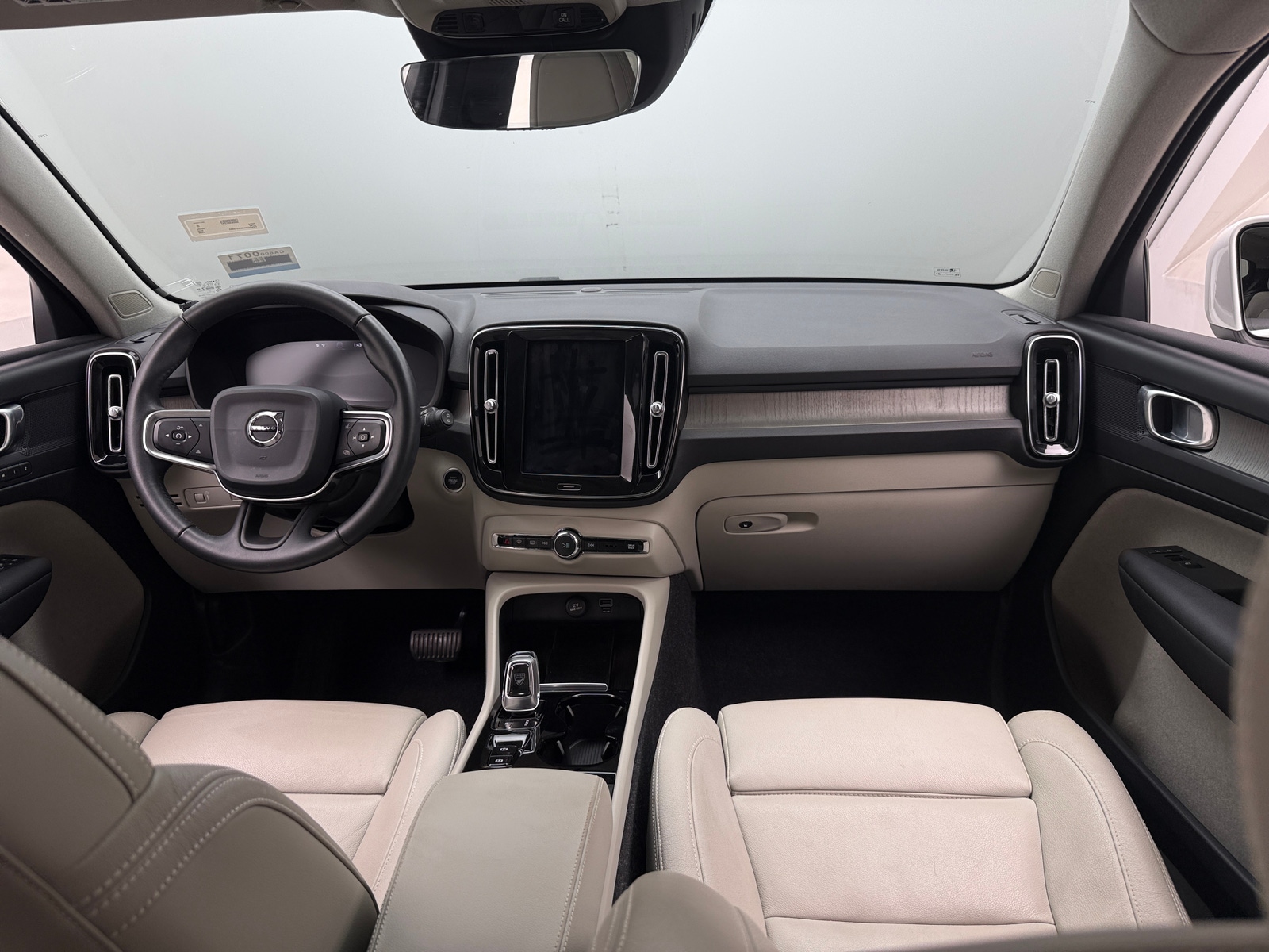 Thumbnail: 2020 Volvo XC40 - 2
