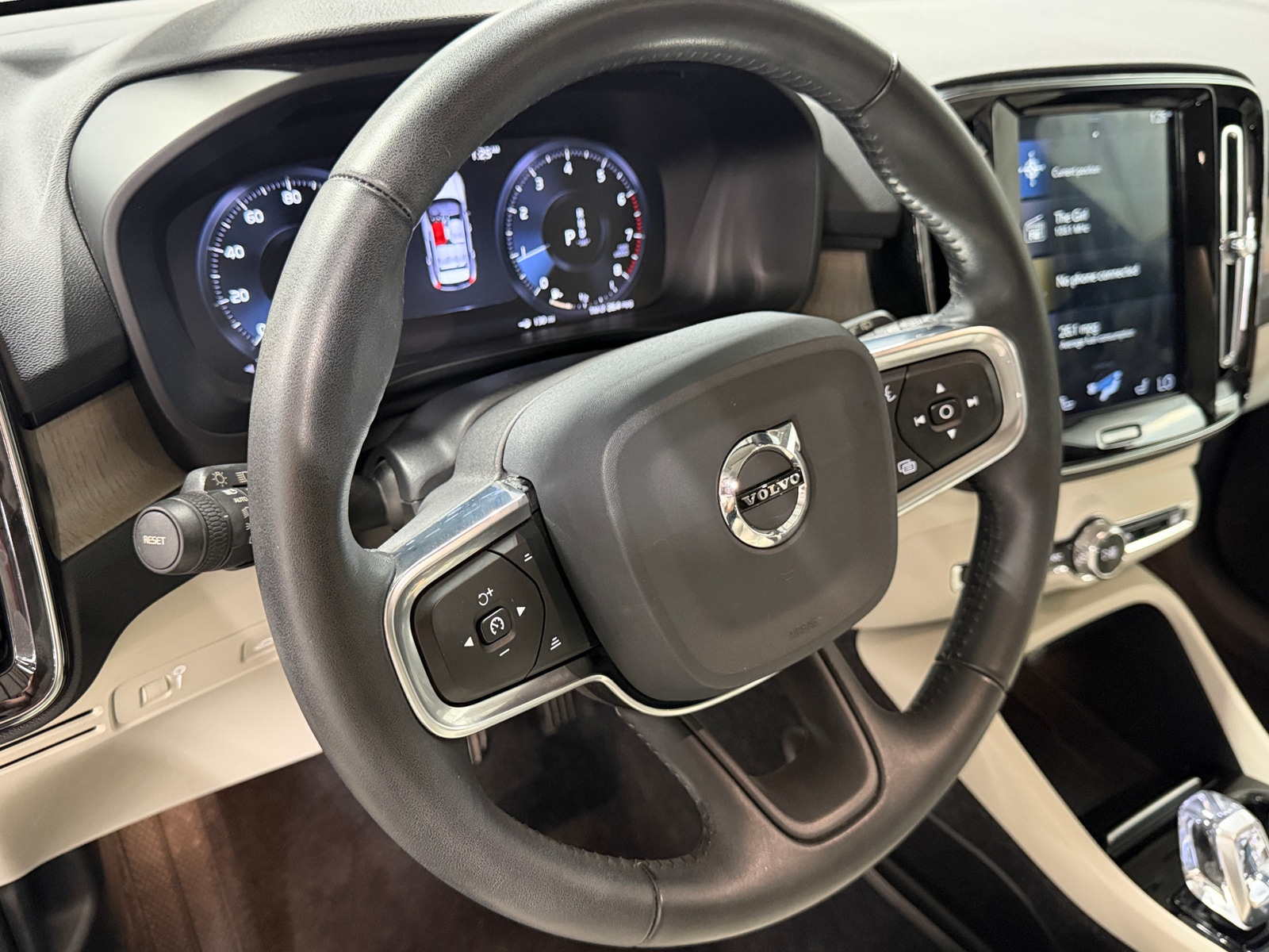 Thumbnail: 2020 Volvo XC40 - 4