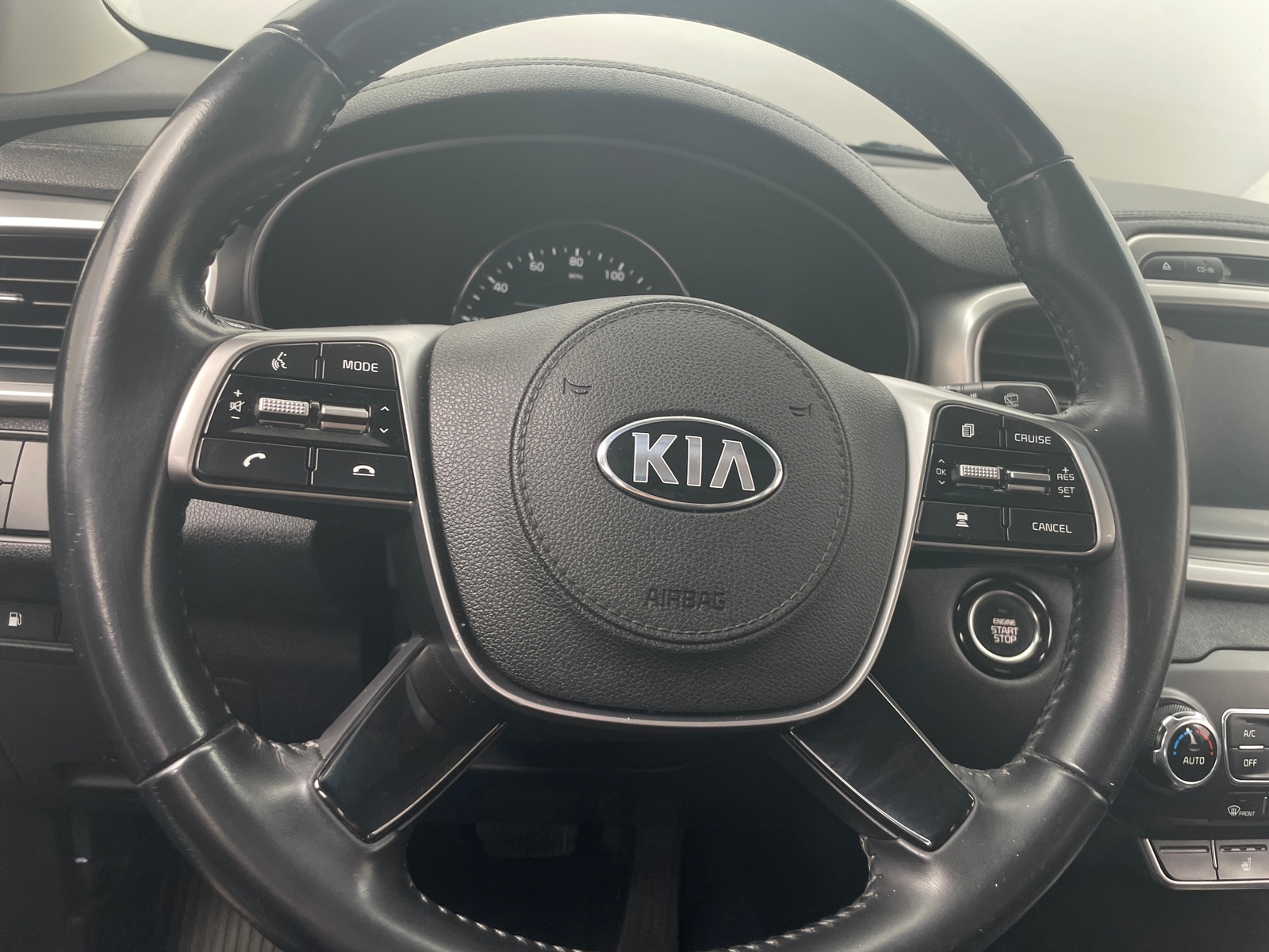 Thumbnail: 2019 Kia Sorento - 4