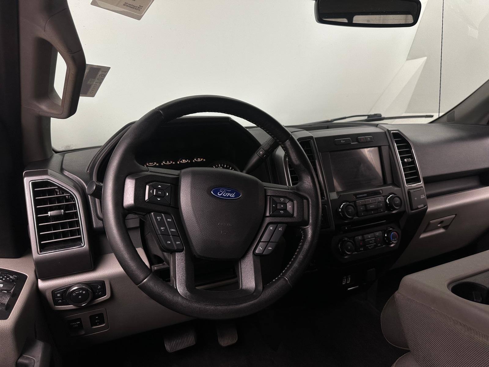 Thumbnail: 2018 Ford Econoline - 5