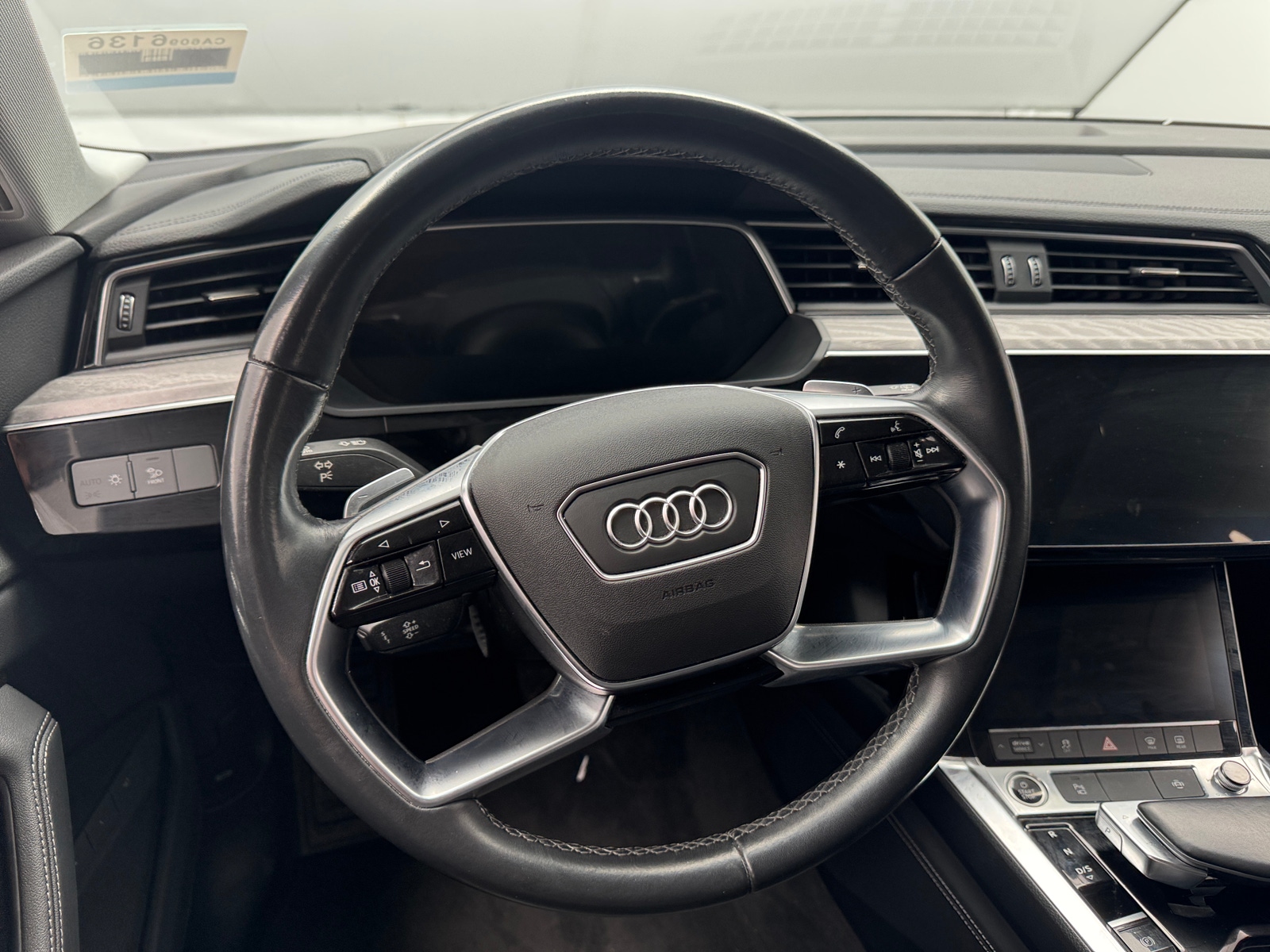 Thumbnail: 2022 Audi e-tron - 4