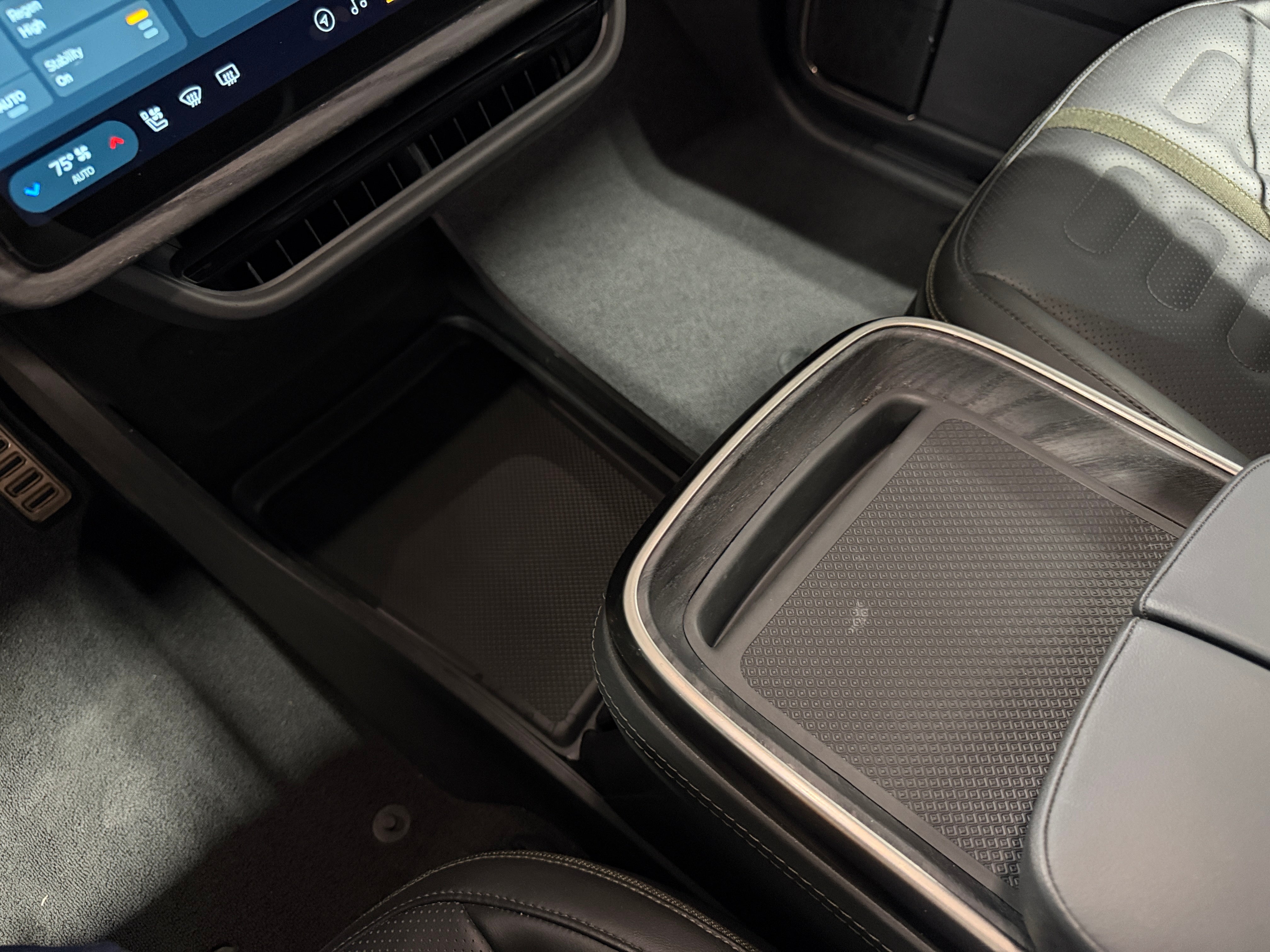 2024 Rivian R1S