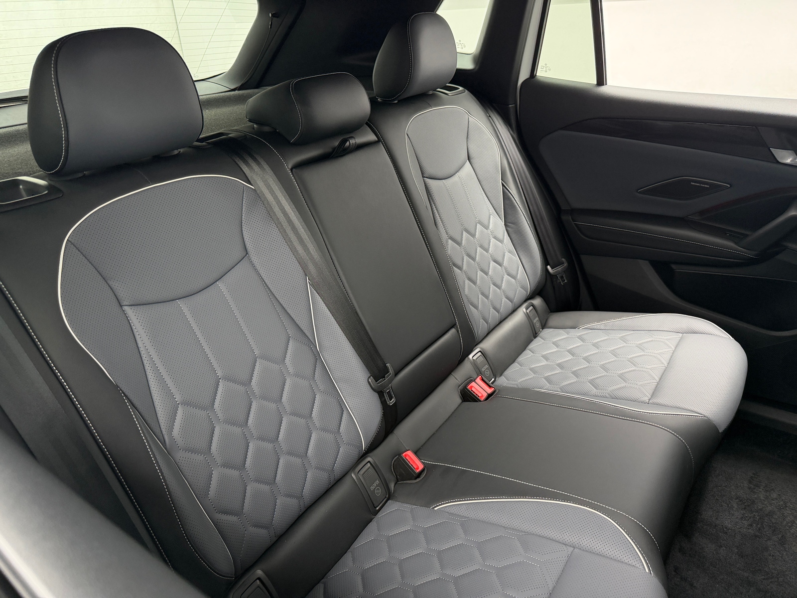 Thumbnail: 2025 Volkswagen Tiguan - 5