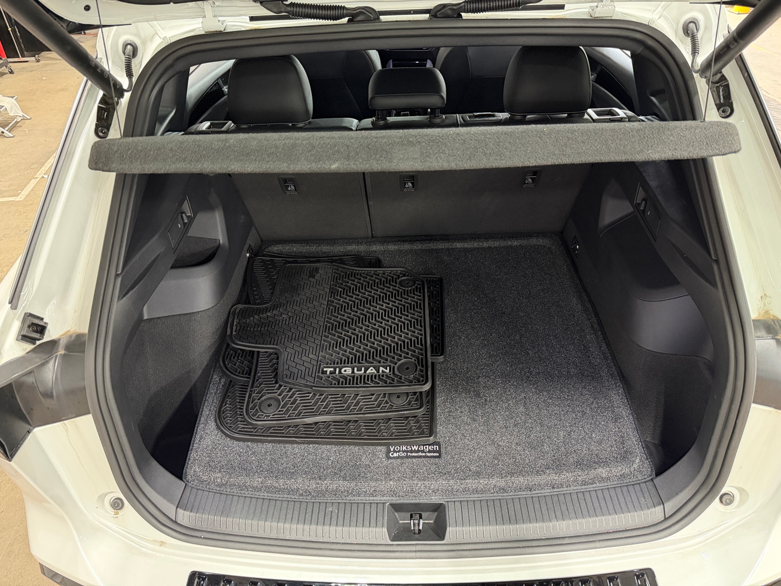 Thumbnail: 2025 Volkswagen Tiguan - 6
