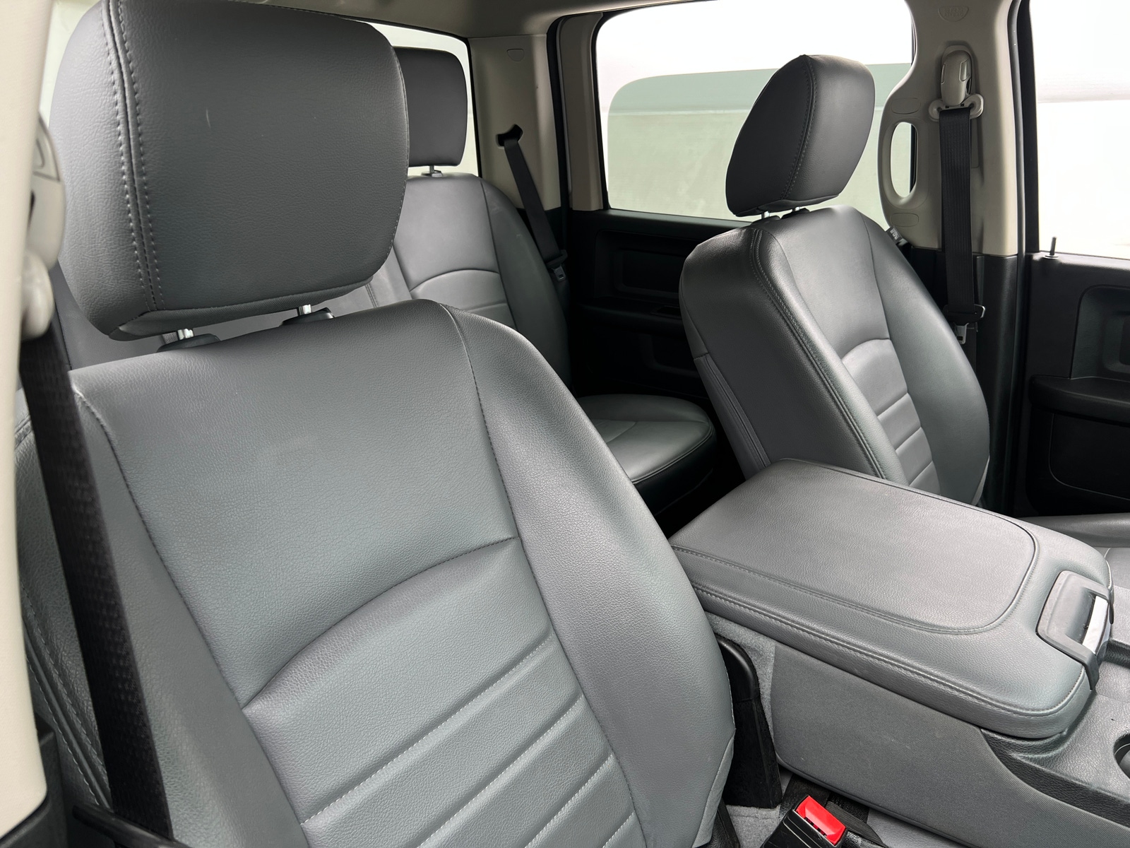 Thumbnail: 2020 RAM 1500 Classic - 2
