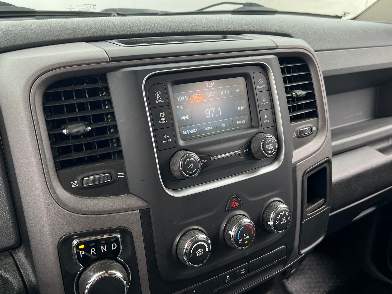 Thumbnail: 2020 RAM 1500 Classic - 4