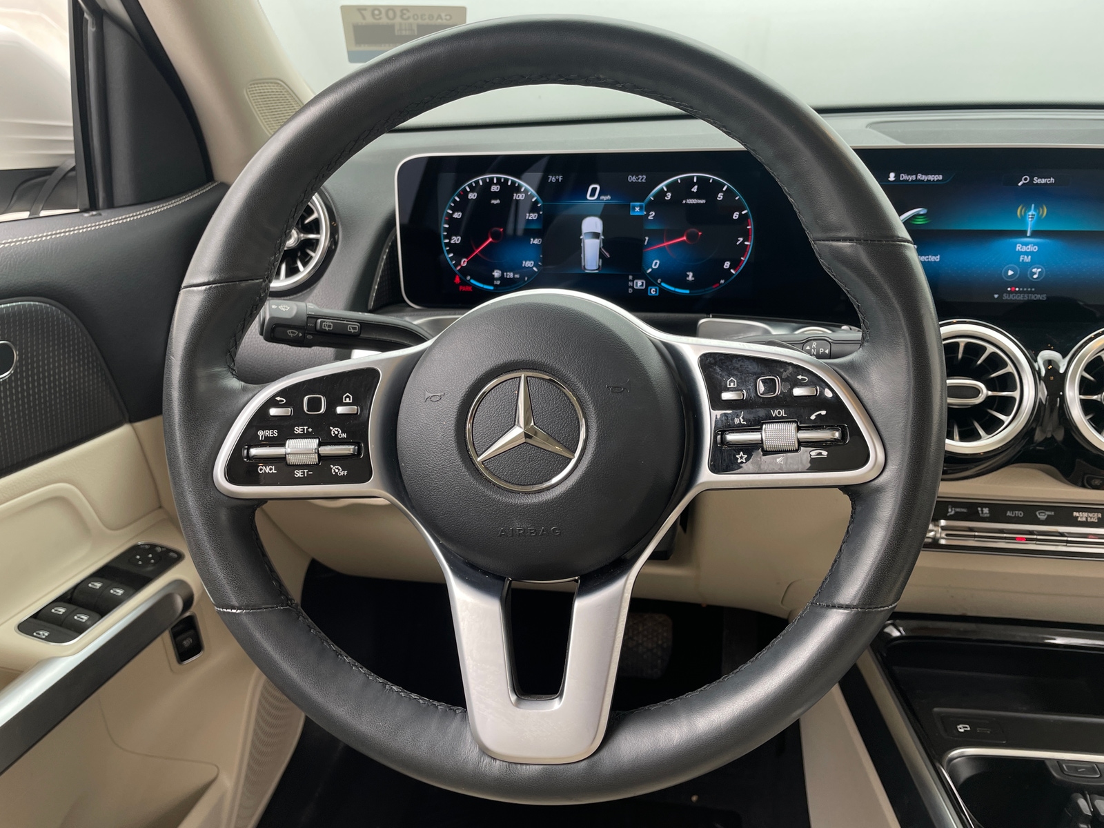 Thumbnail: 2021 Mercedes-Benz GLB - 4