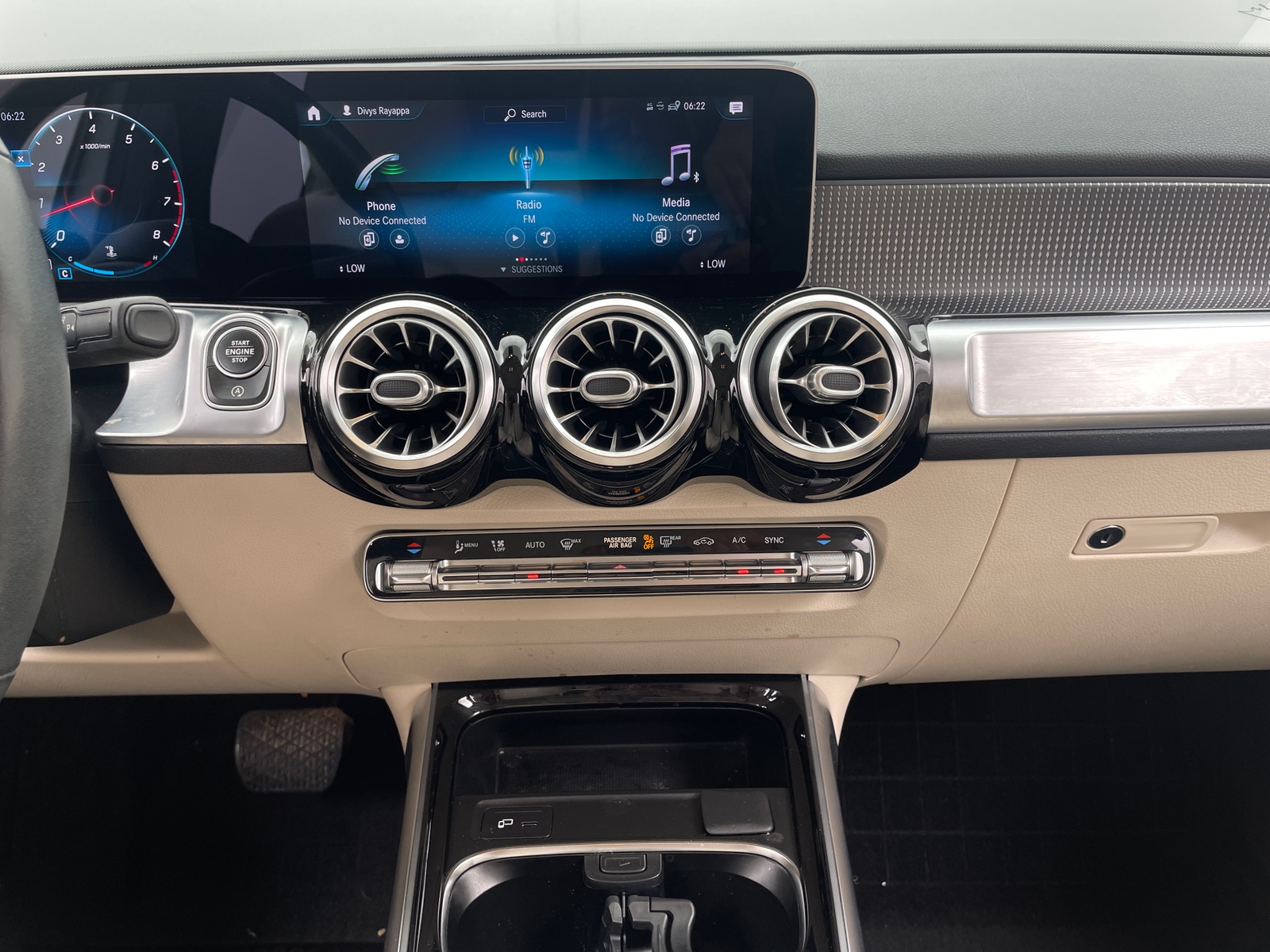 Thumbnail: 2021 Mercedes-Benz GLB - 3