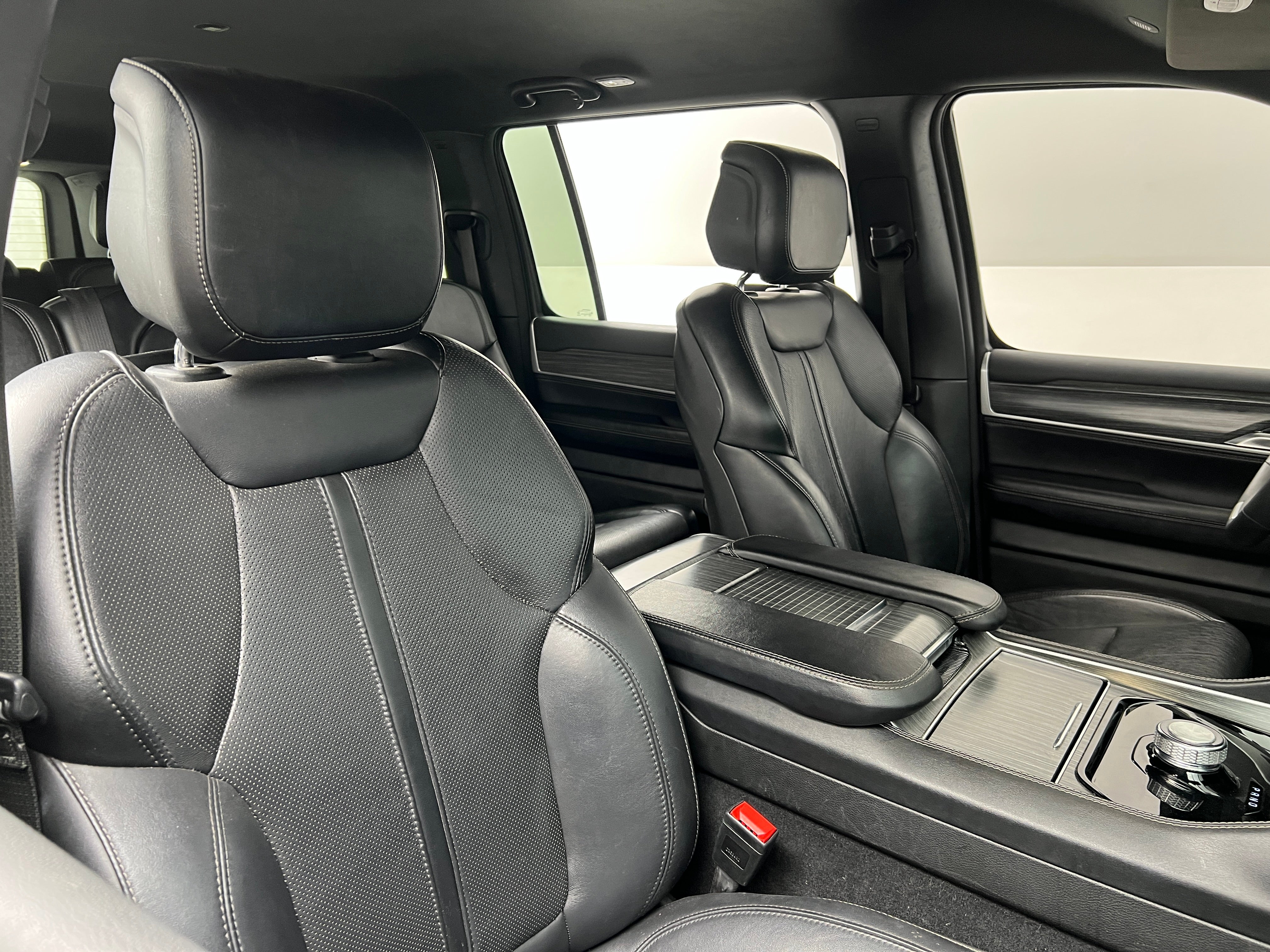 2024 Jeep Wagoneer L