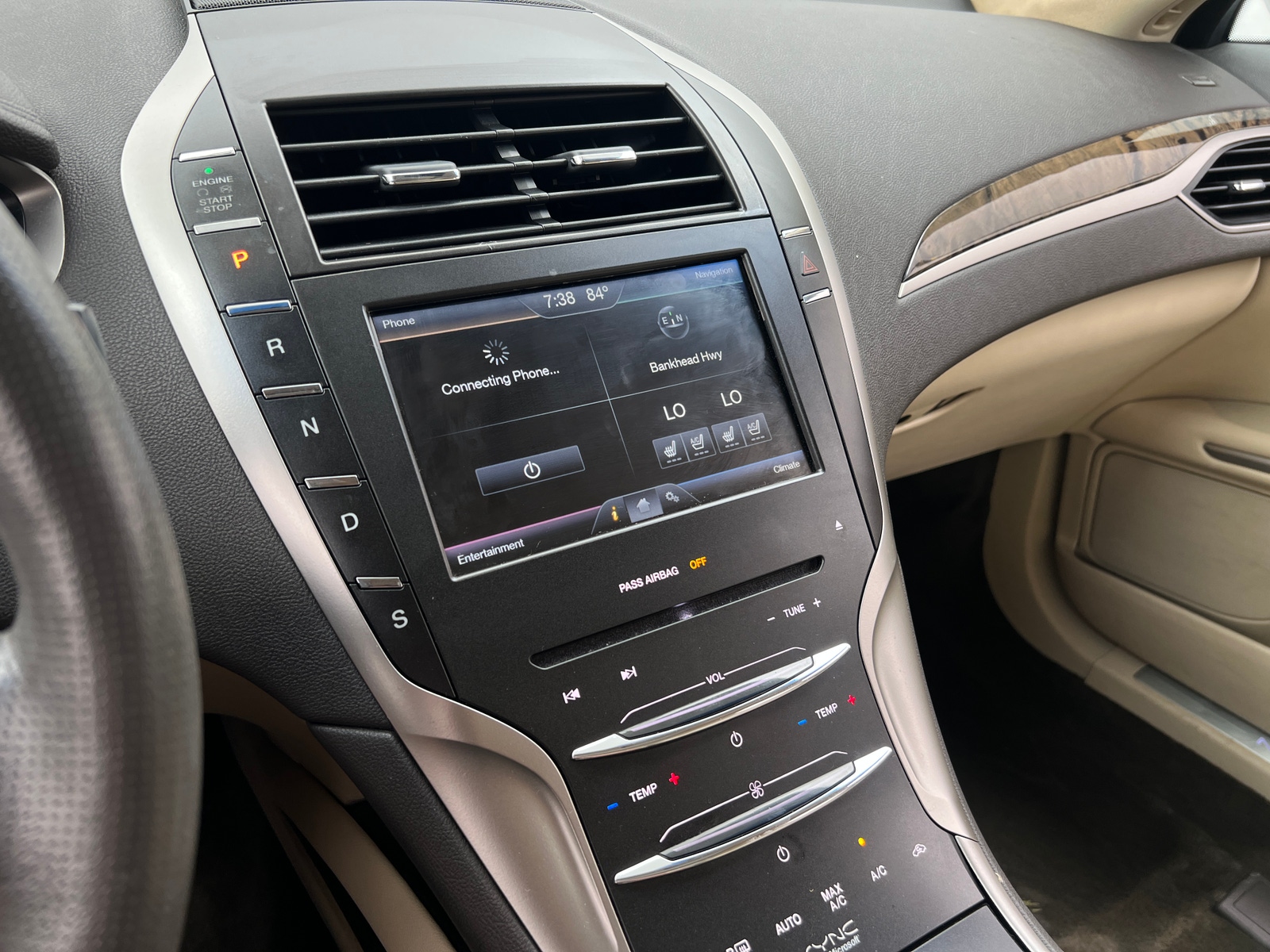 Thumbnail: 2014 Lincoln MKZ - 3