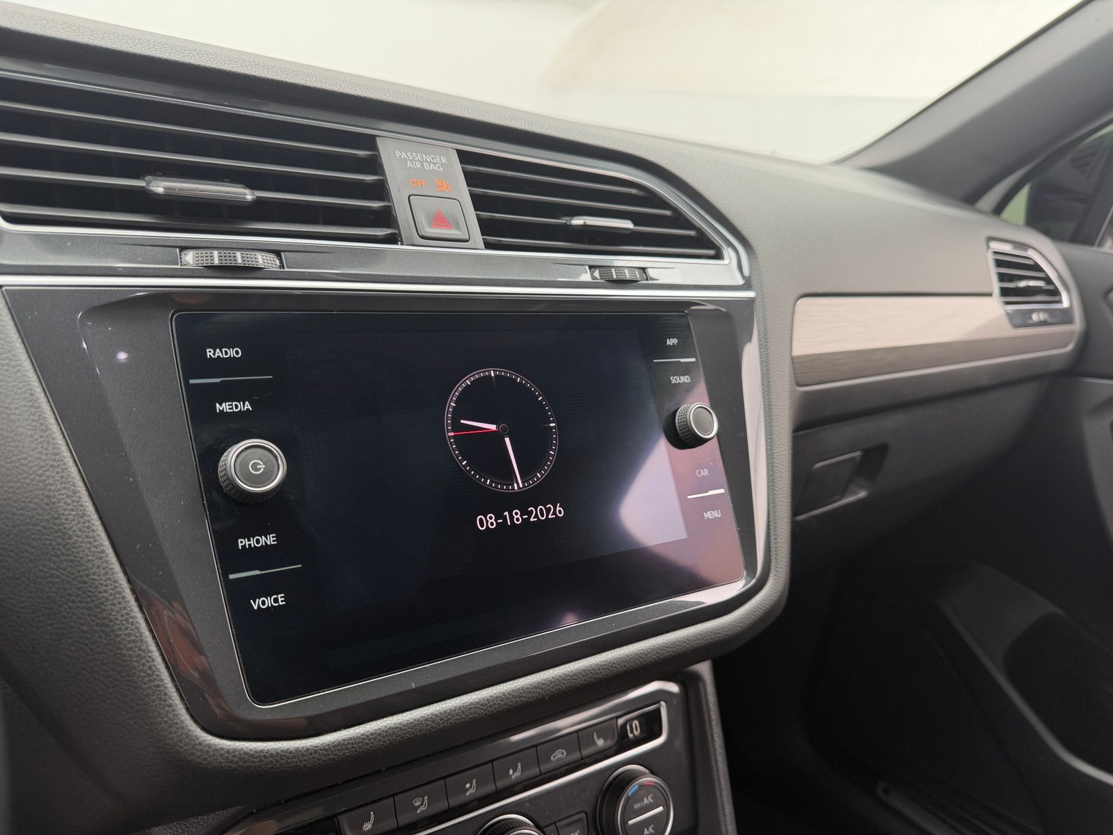 Thumbnail: 2021 Volkswagen Tiguan - 3