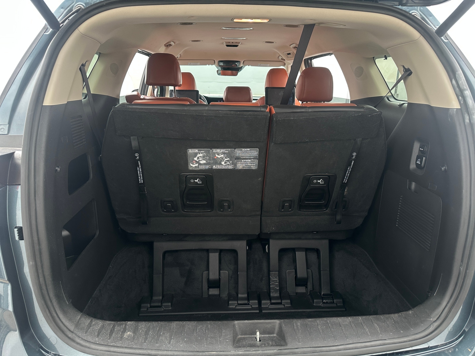 Thumbnail: 2023 Kia Carnival - 6