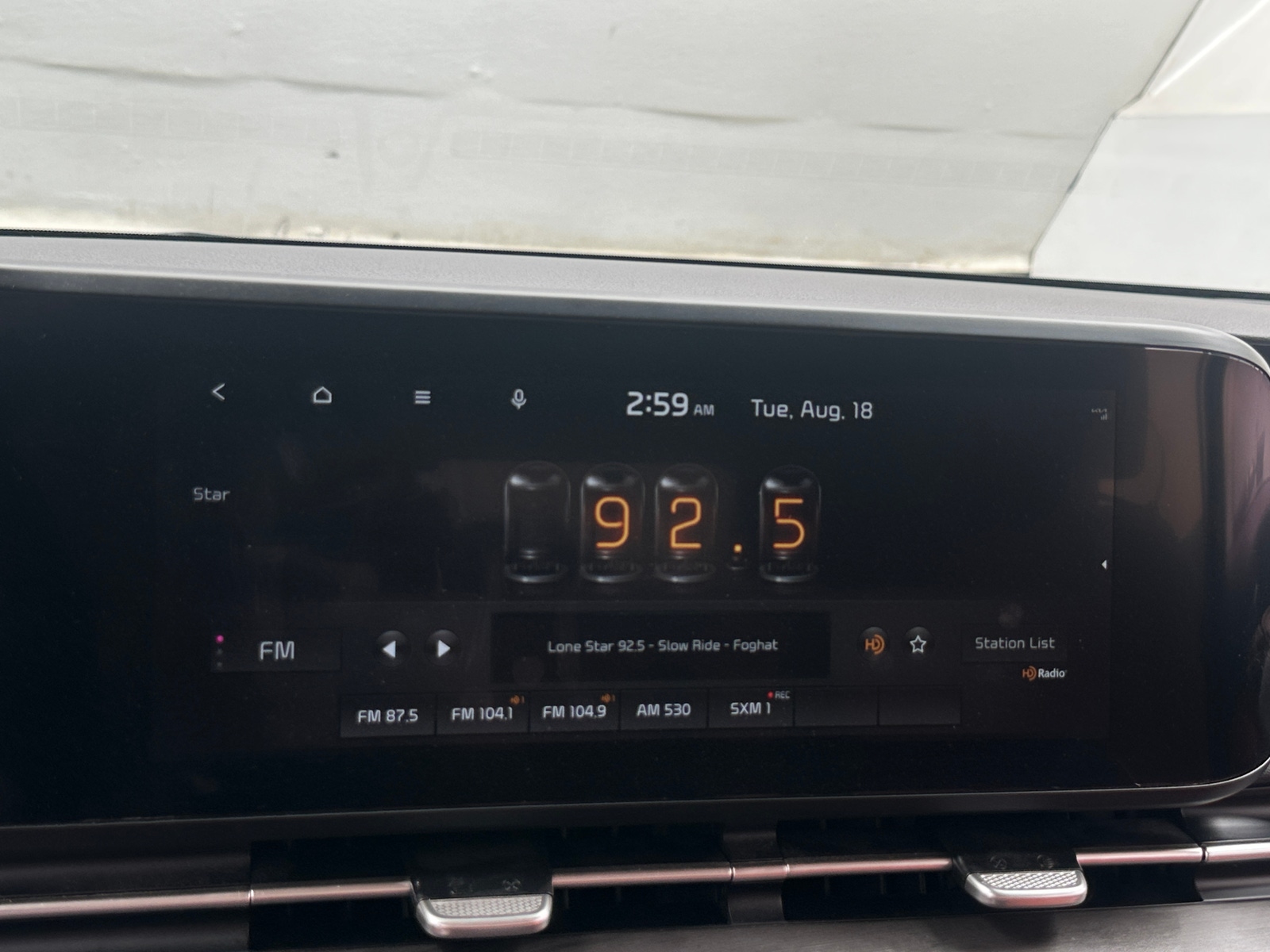 Thumbnail: 2023 Kia Carnival - 3
