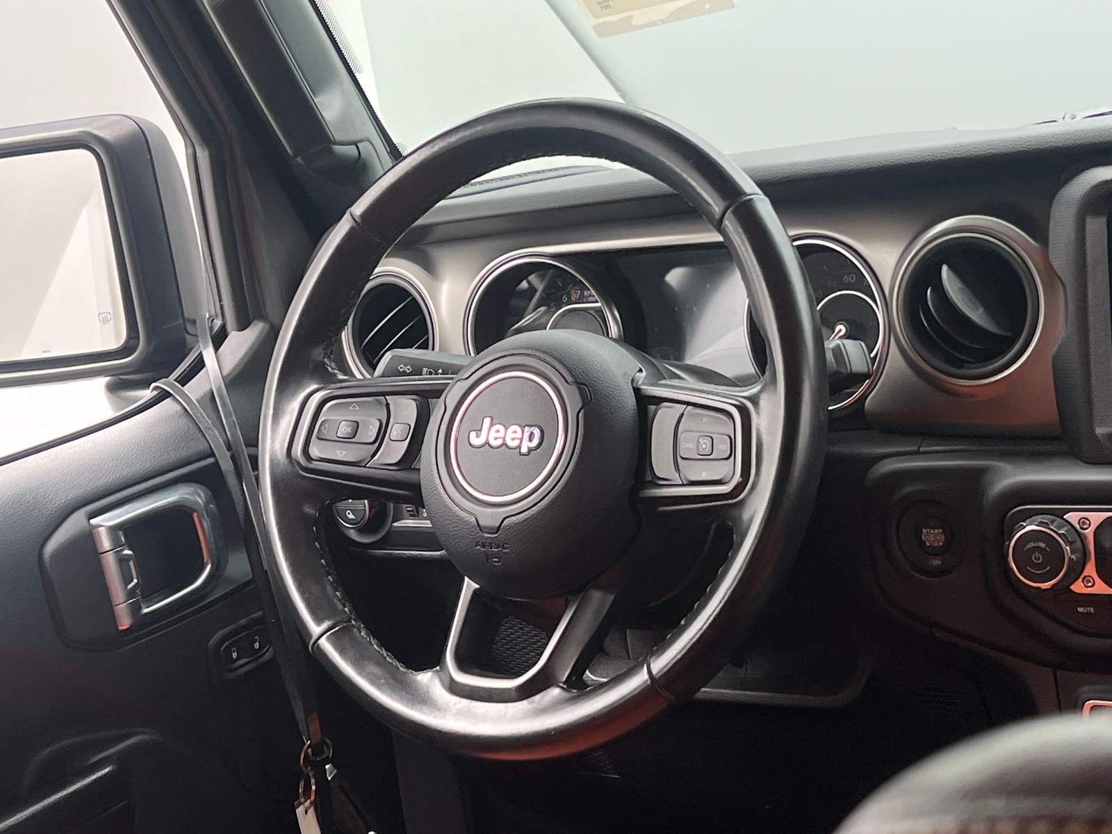 Thumbnail: 2021 Jeep Gladiator - 5