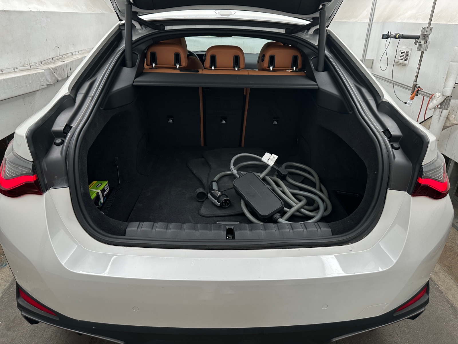 Thumbnail: 2025 BMW i4 - 6