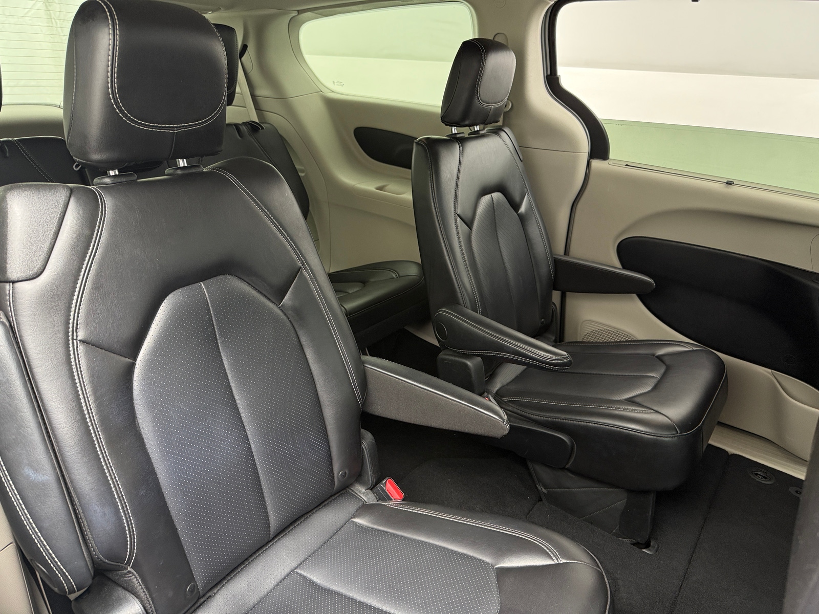 Thumbnail: 2023 Chrysler Pacifica - 5
