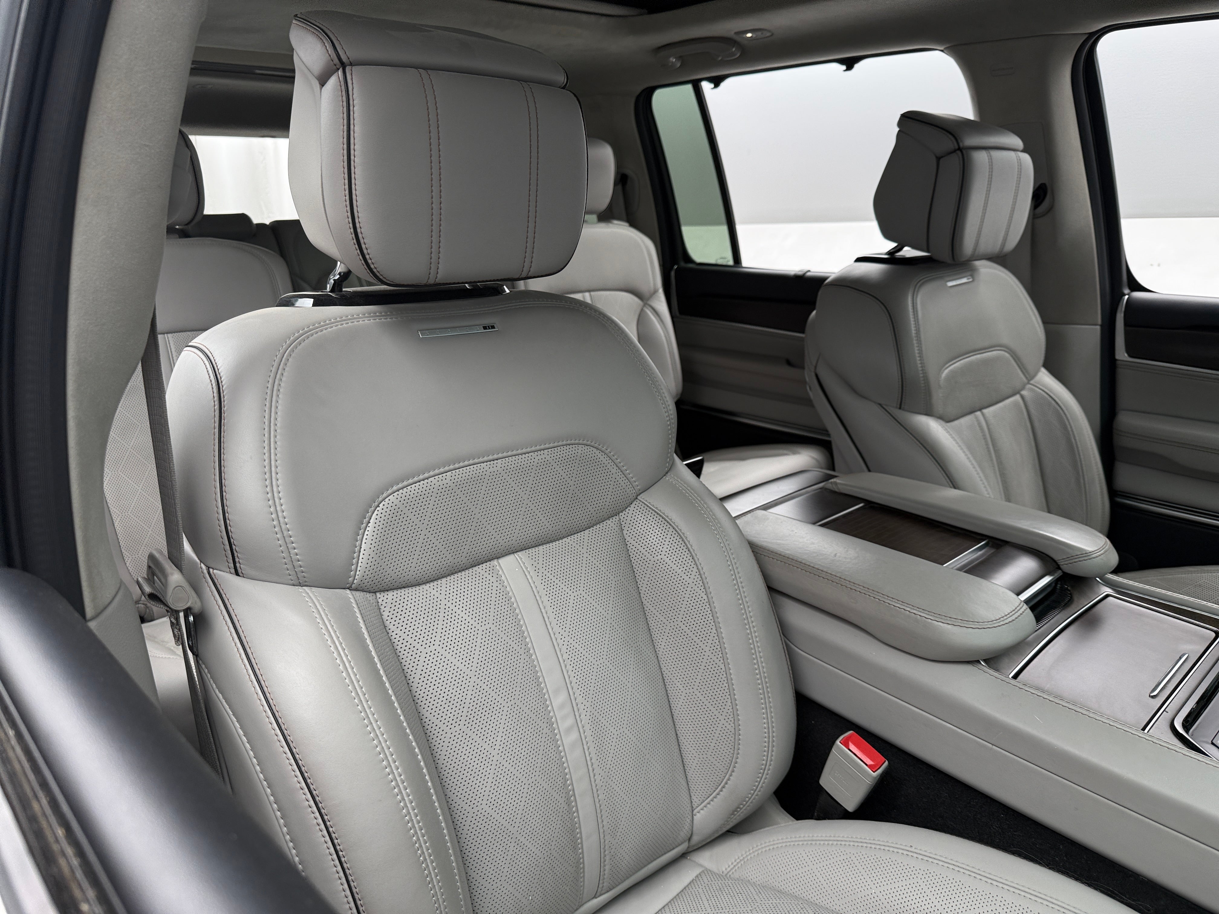 2022 Jeep Grand Wagoneer