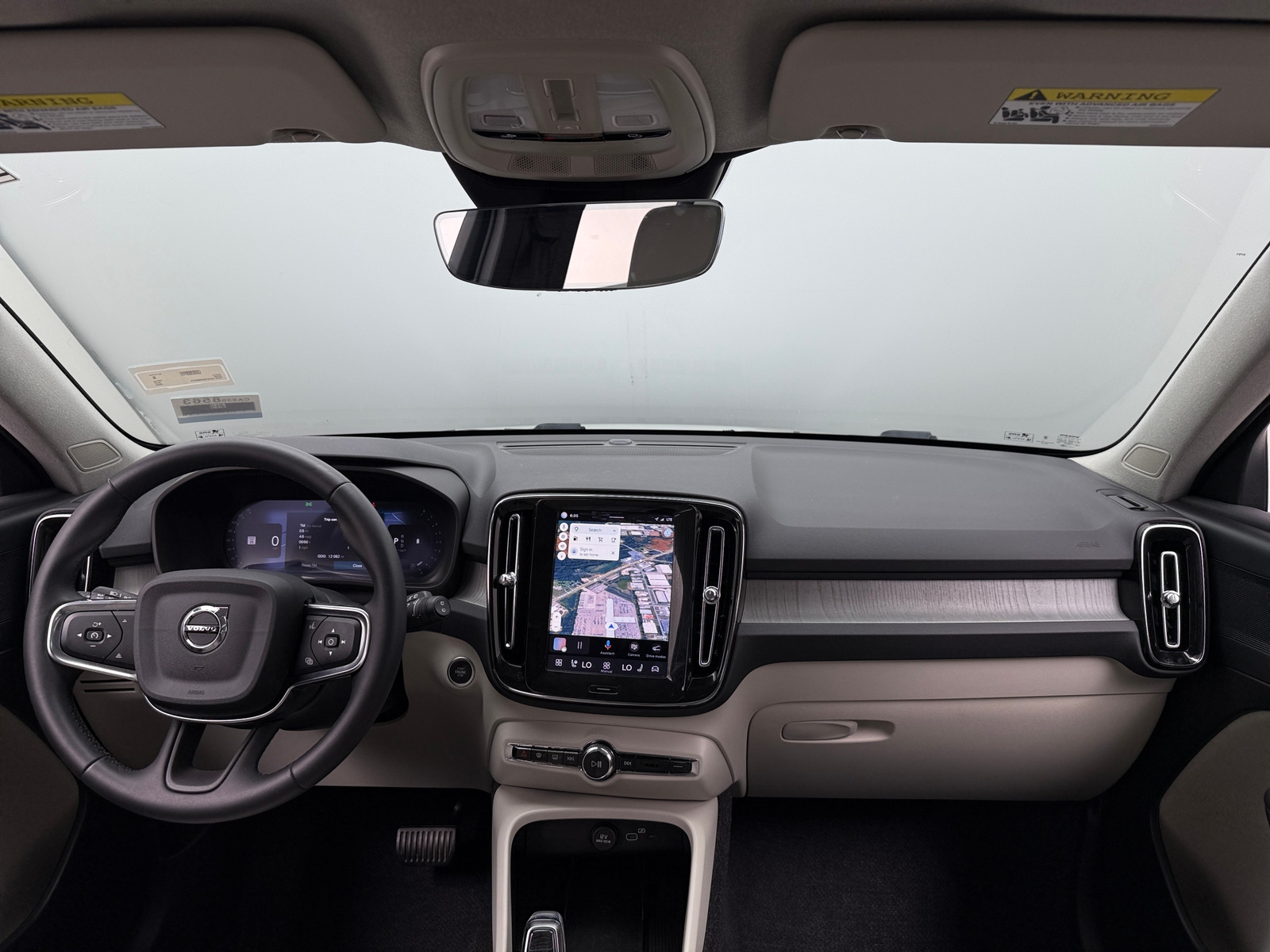 Thumbnail: 2025 Volvo XC40 - 2