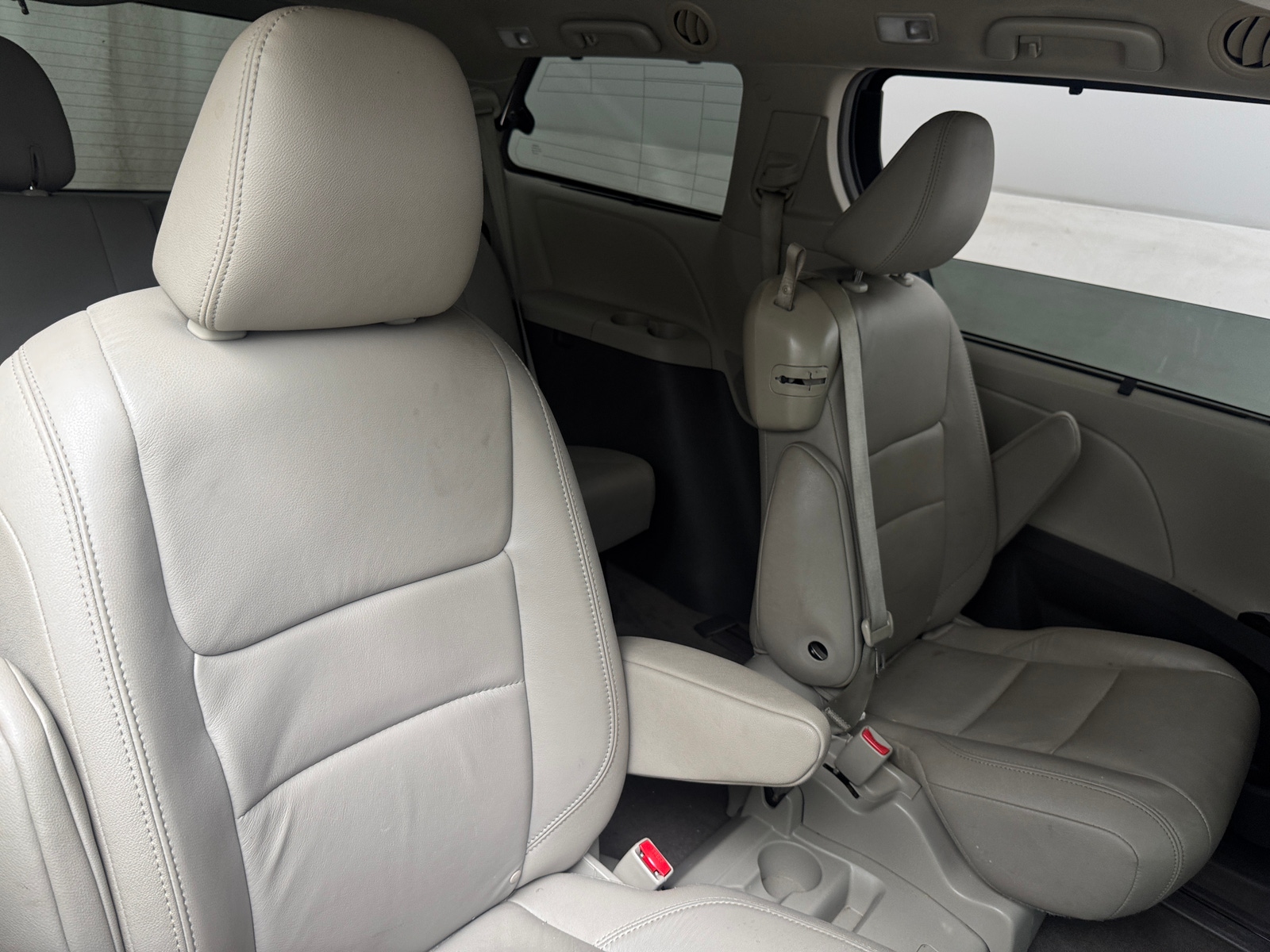 Thumbnail: 2015 Toyota Sienna - 5