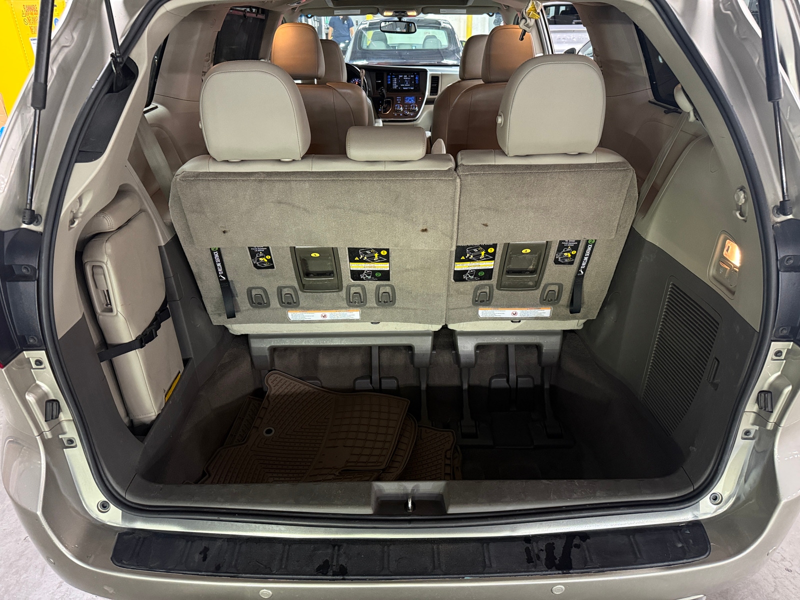 Thumbnail: 2015 Toyota Sienna - 6