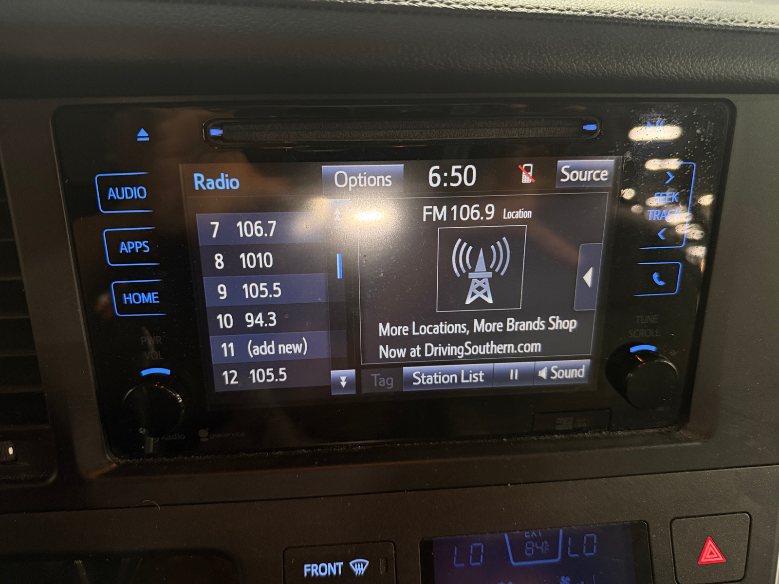 Thumbnail: 2015 Toyota Sienna - 3