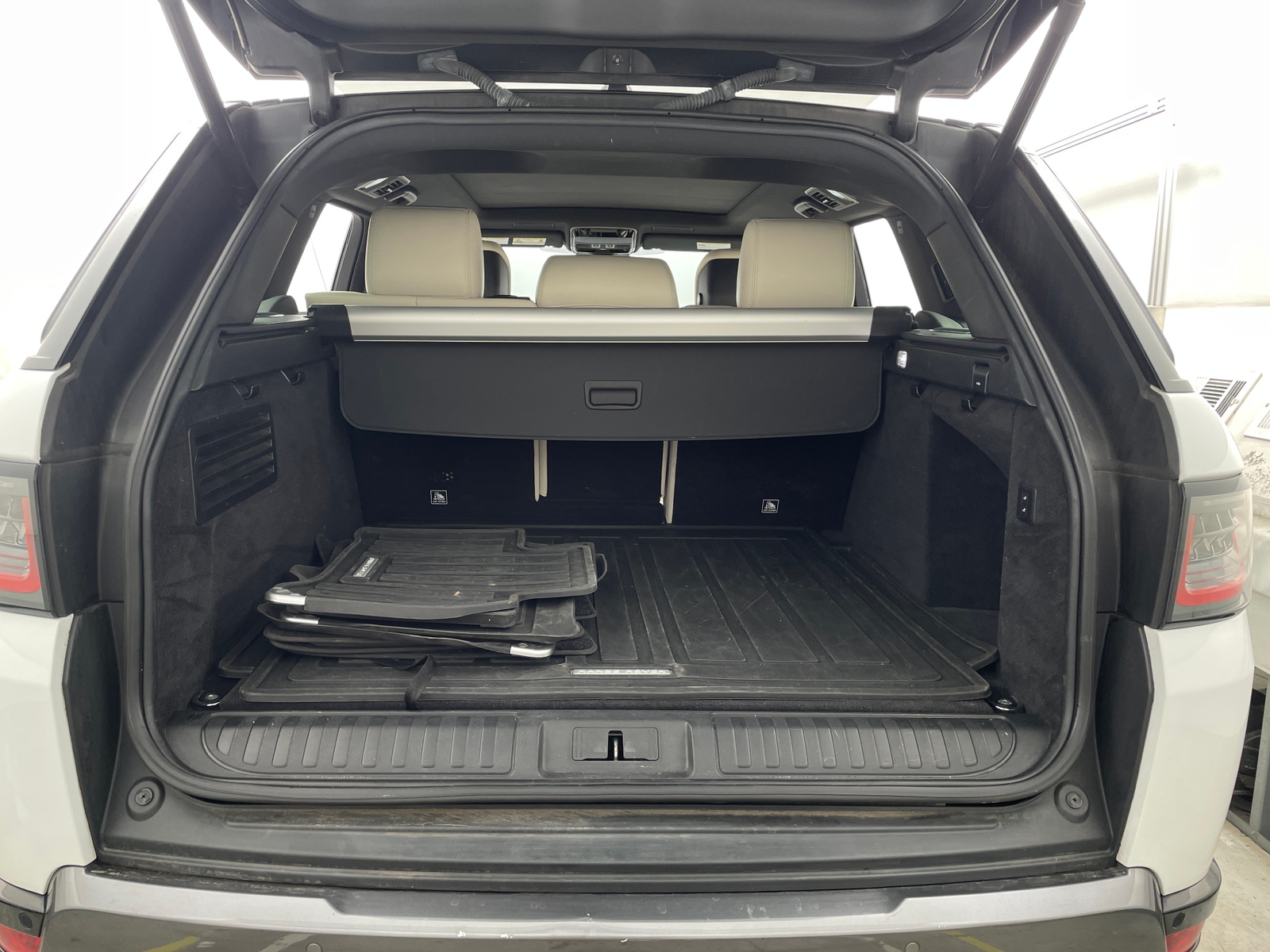 Thumbnail: 2021 Land Rover Range Rover Sport - 6