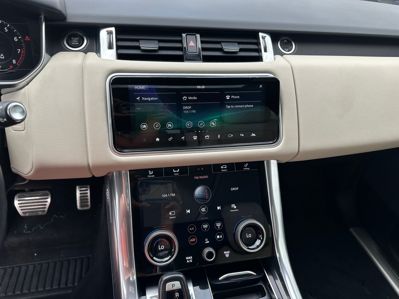 Thumbnail: 2021 Land Rover Range Rover Sport - 3