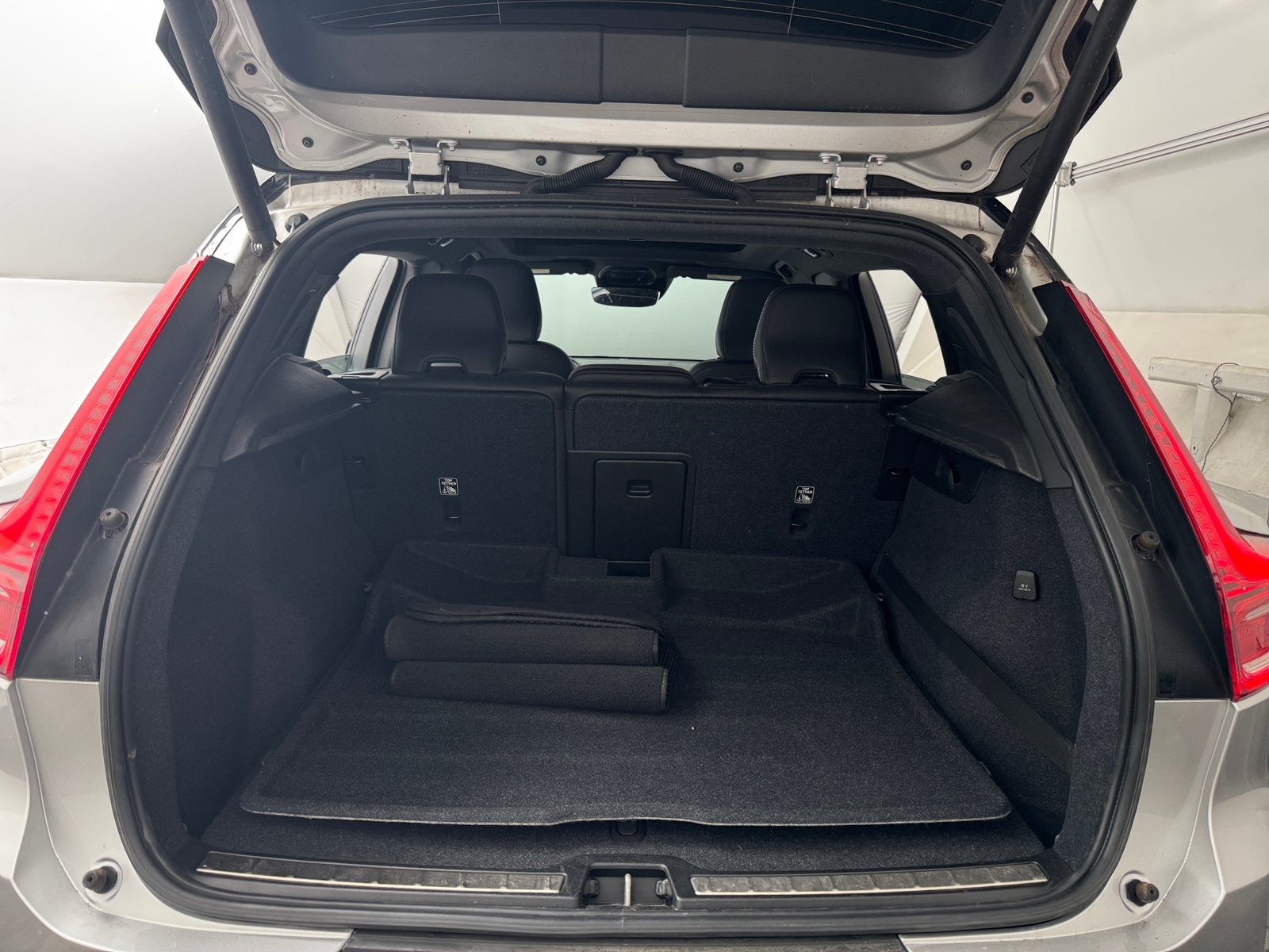 Thumbnail: 2019 Volvo XC40 - 6