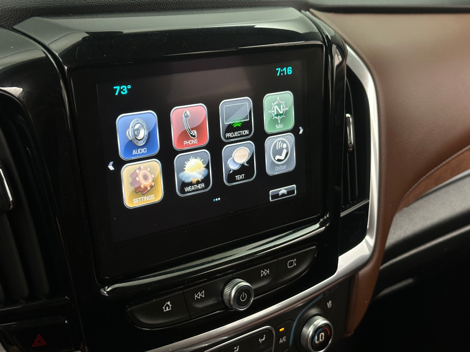 Thumbnail: 2018 Chevrolet Traverse - 3