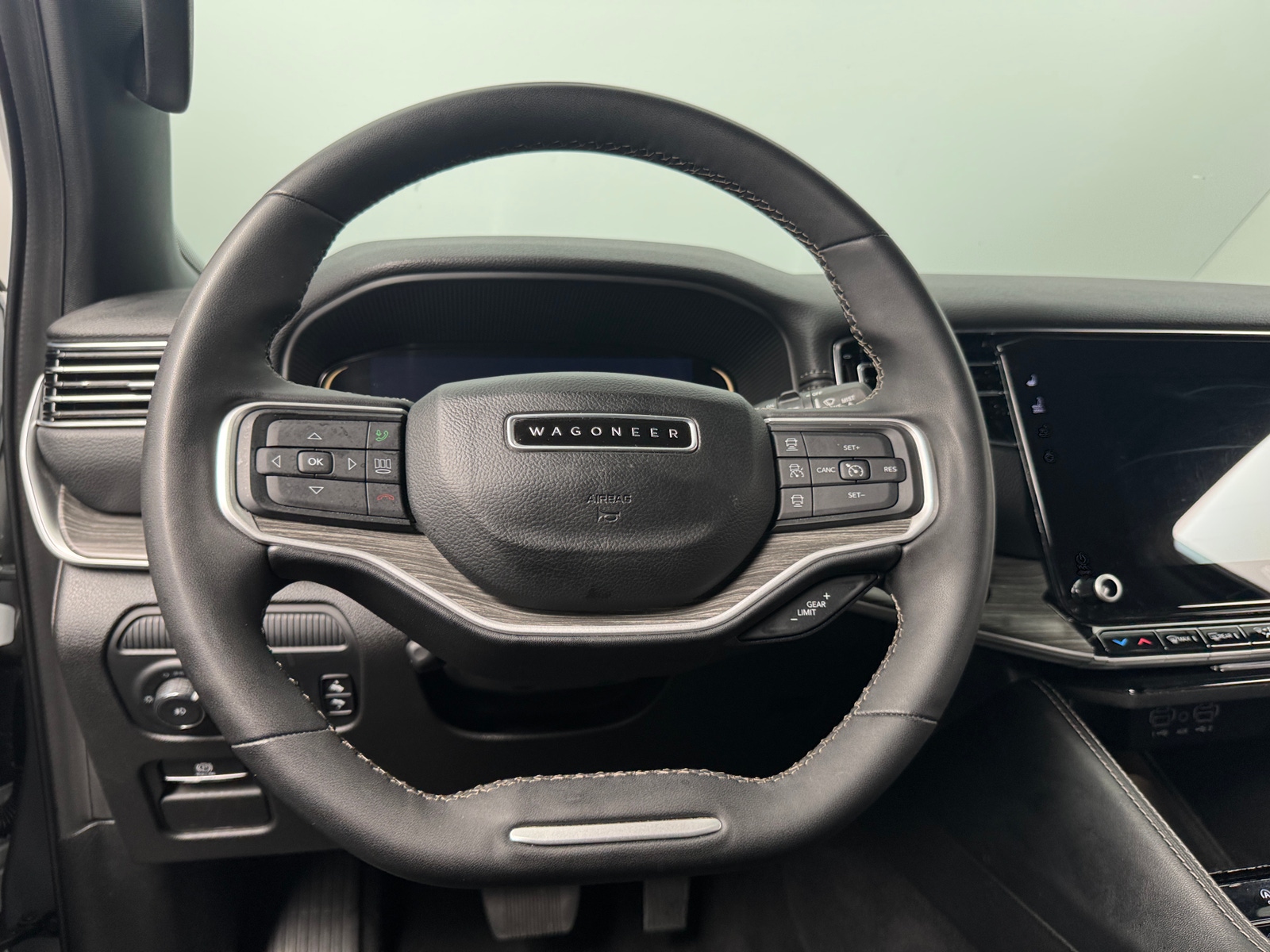 Thumbnail: 2024 Jeep Wagoneer - 4