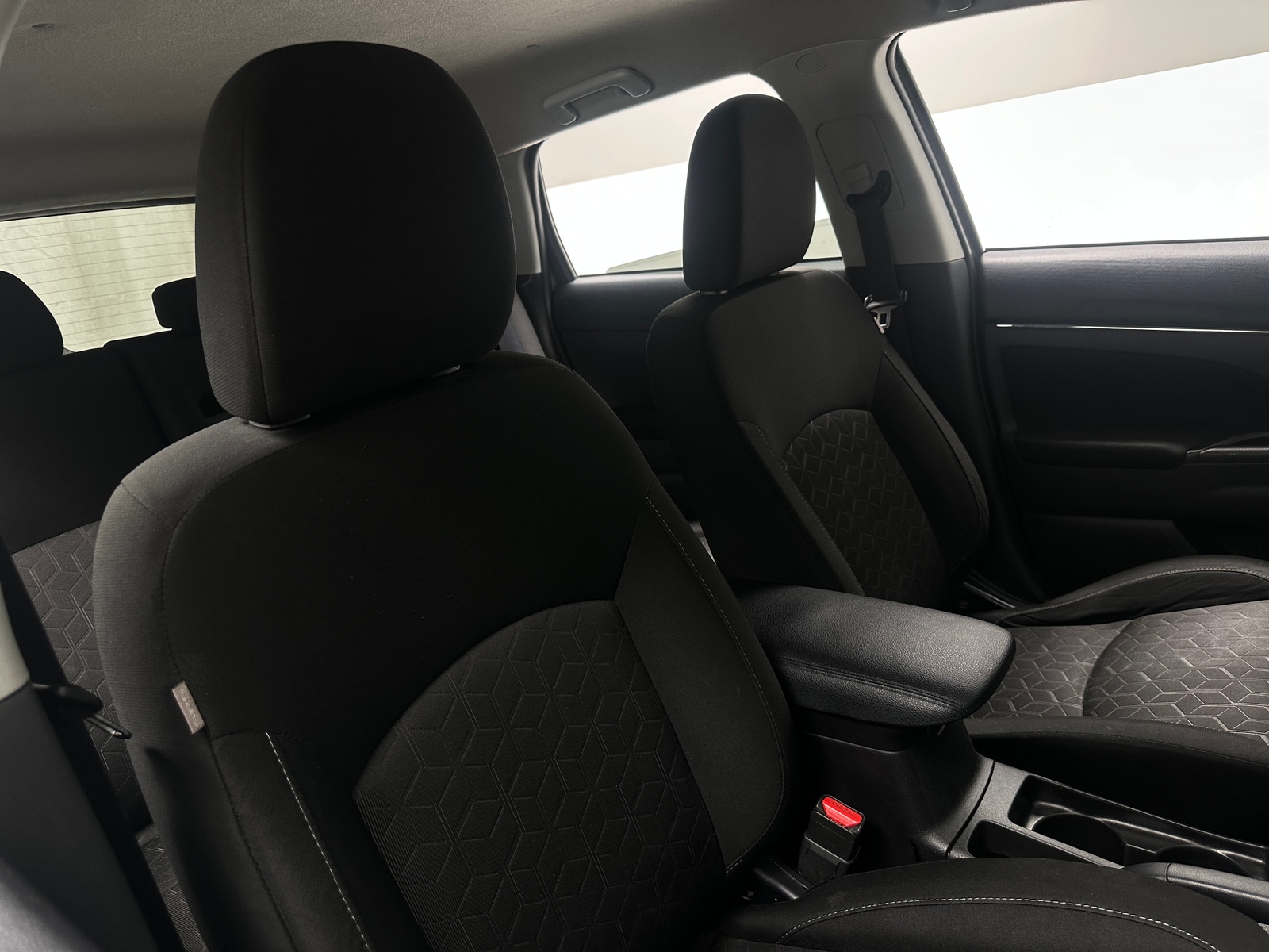 Thumbnail: 2020 Mitsubishi Outlander Sport - 2