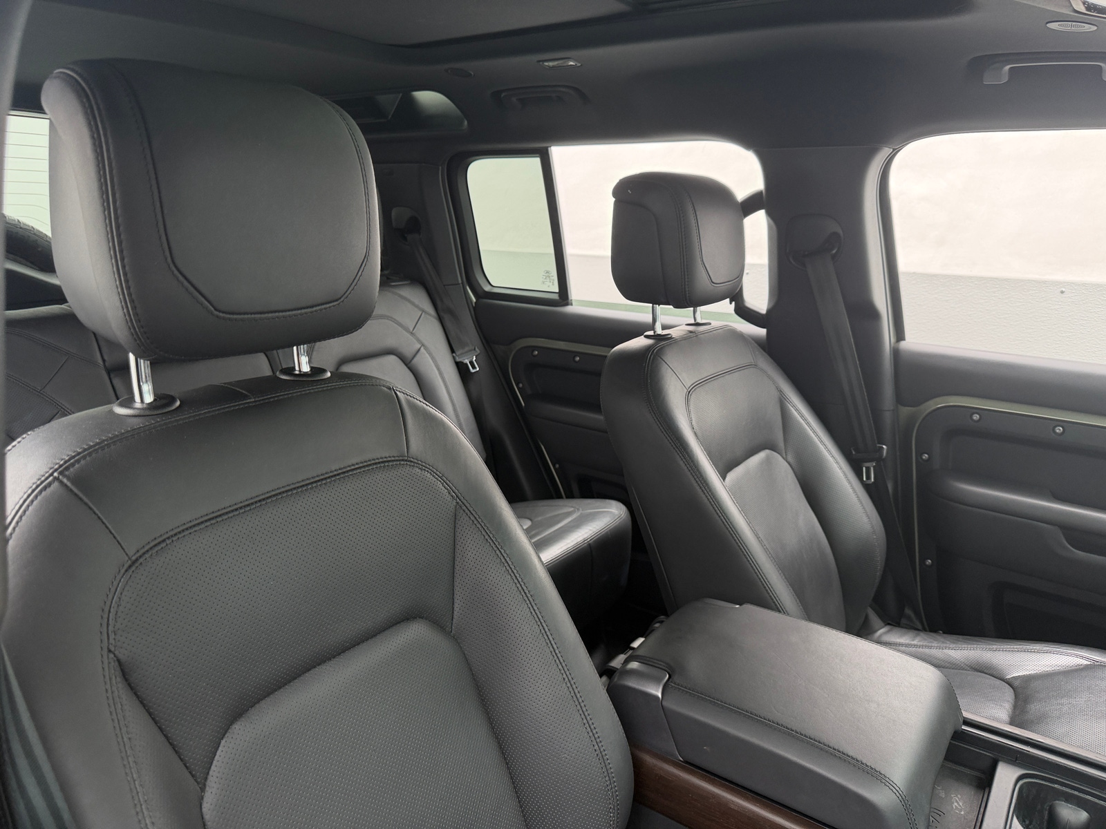 Thumbnail: 2023 Land Rover Defender - 2