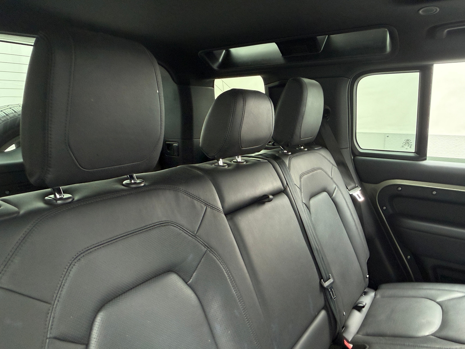 Thumbnail: 2023 Land Rover Defender - 6