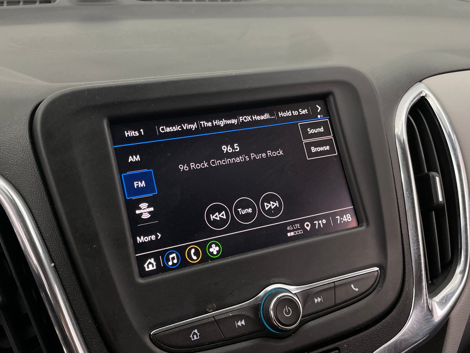 Thumbnail: 2023 Chevrolet Equinox - 4