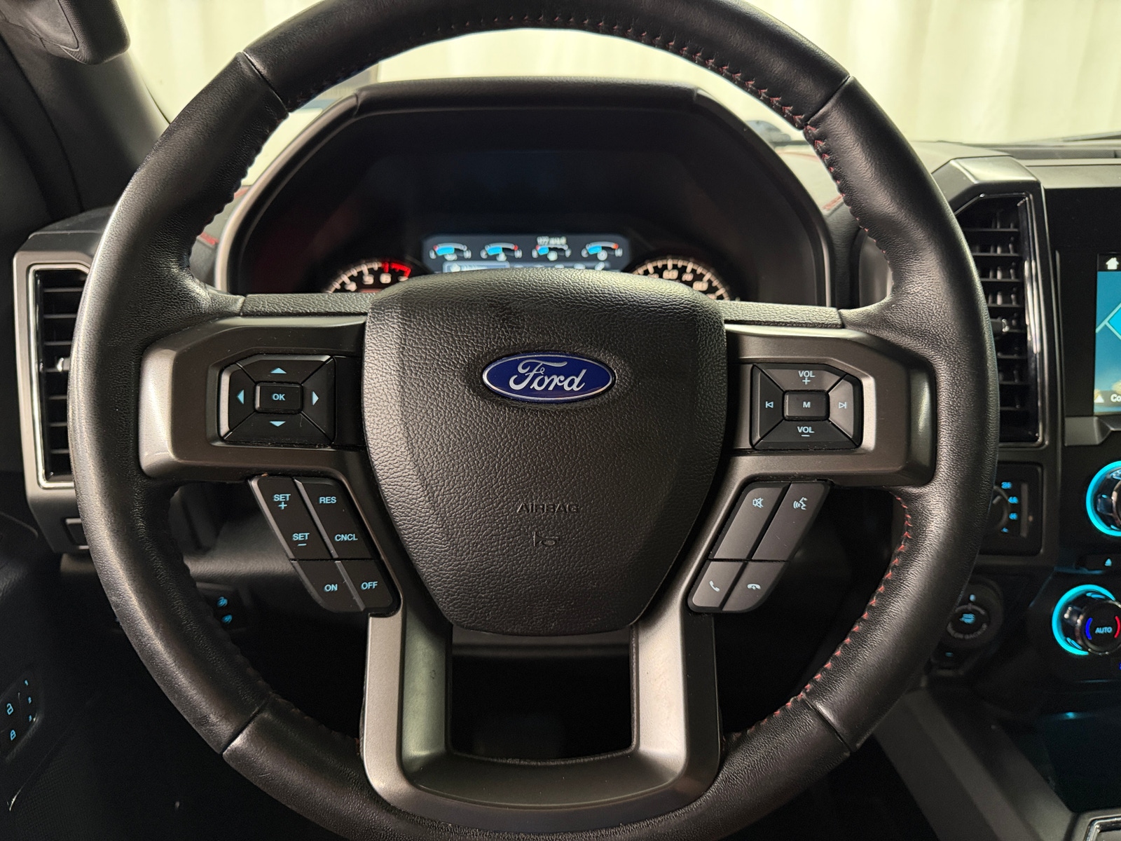Thumbnail: 2018 Ford Econoline - 4