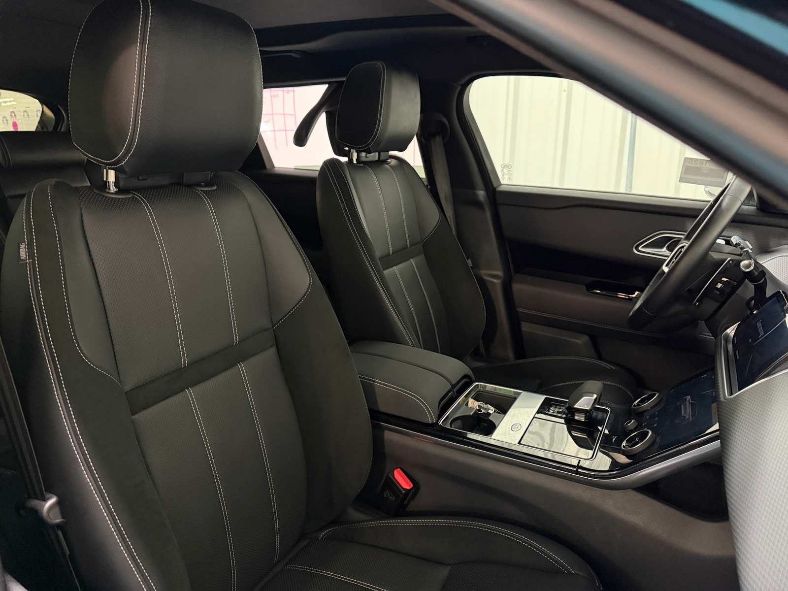 Thumbnail: 2023 Land Rover Range Rover Velar - 2