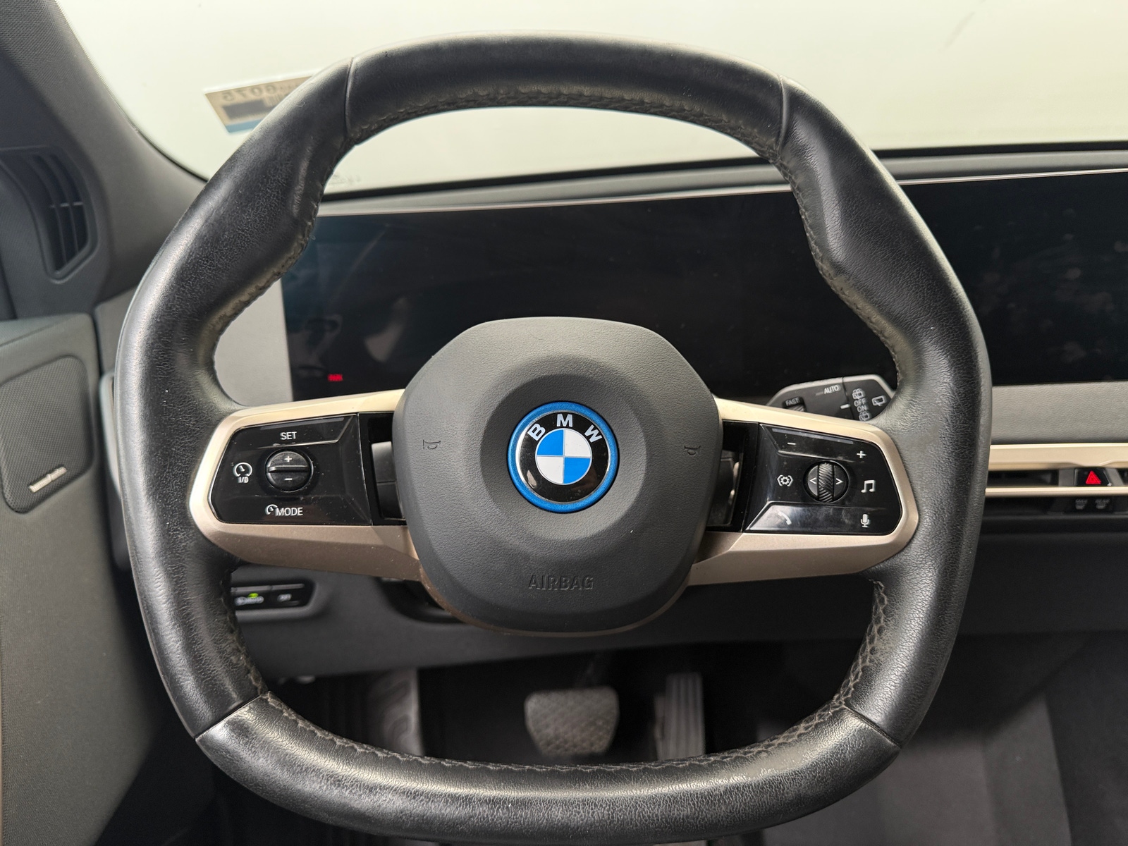 Thumbnail: 2024 BMW iX - 4