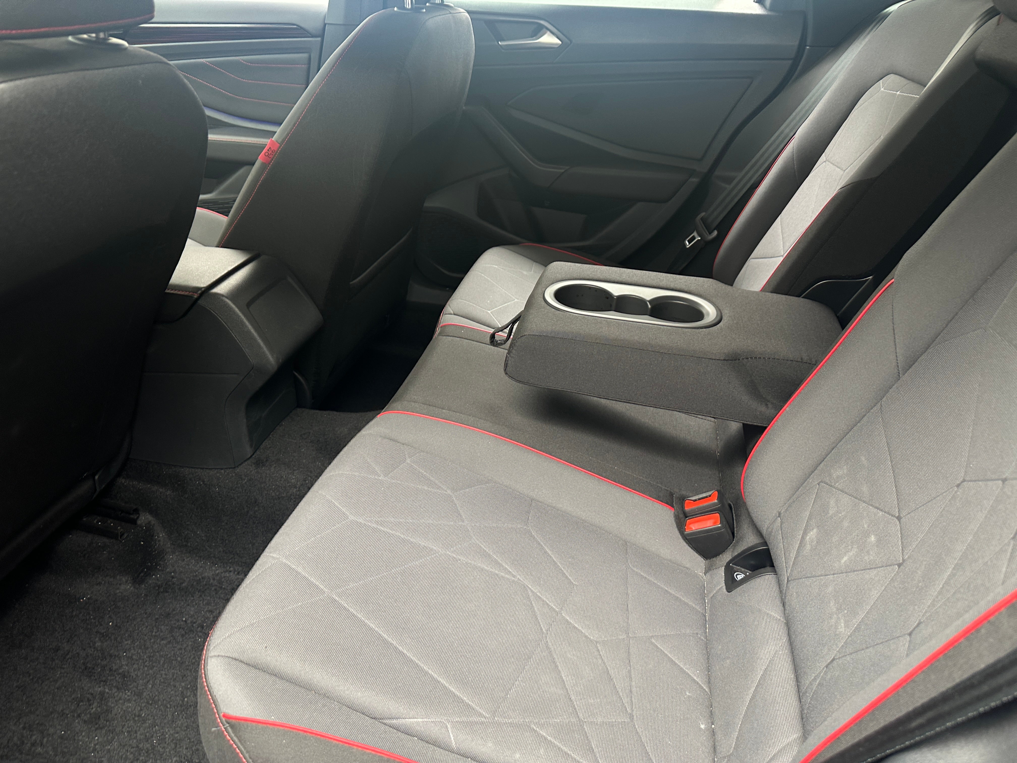 3VW8T7BU4RM042410