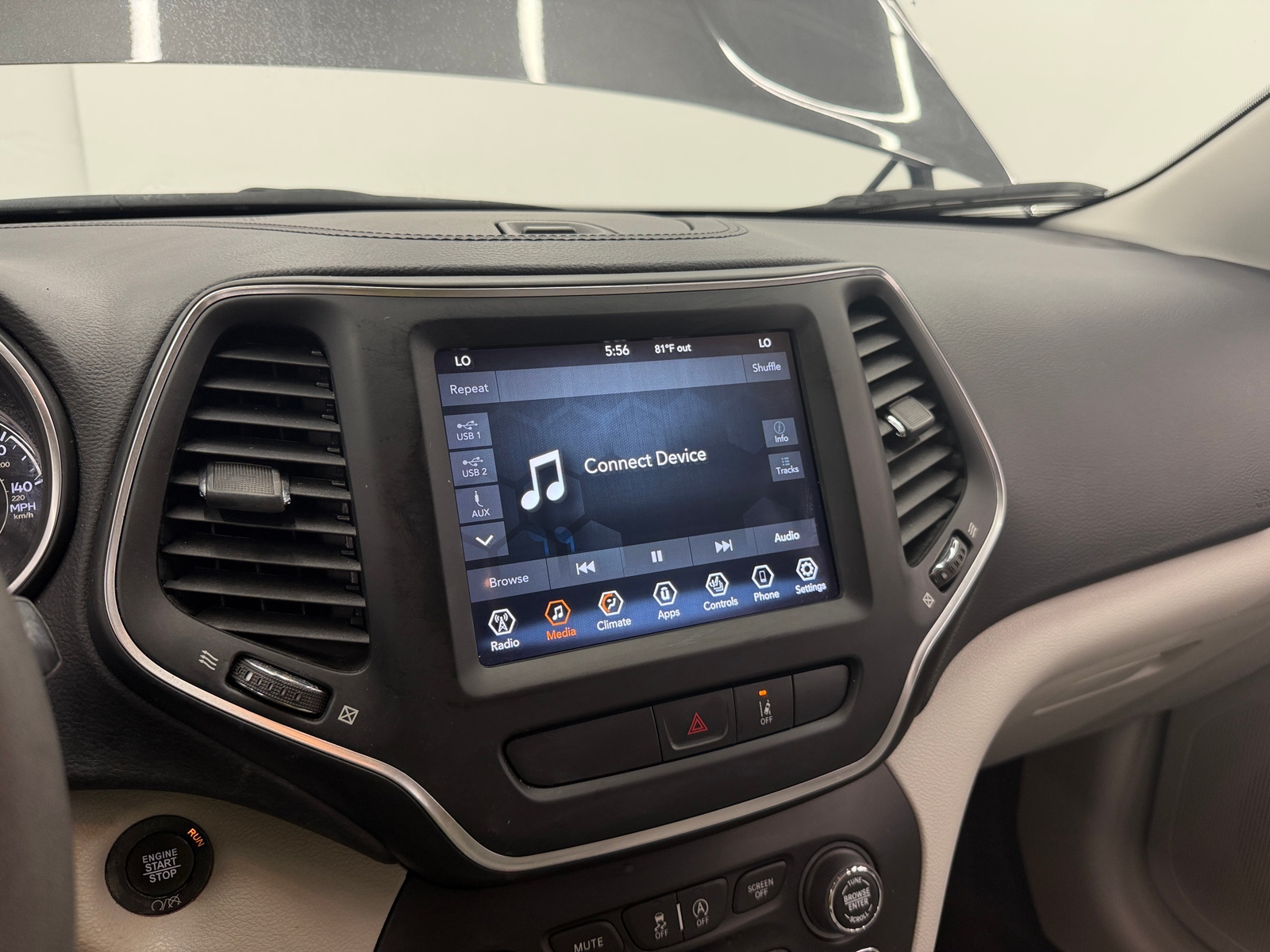 Thumbnail: 2022 Jeep Cherokee - 3