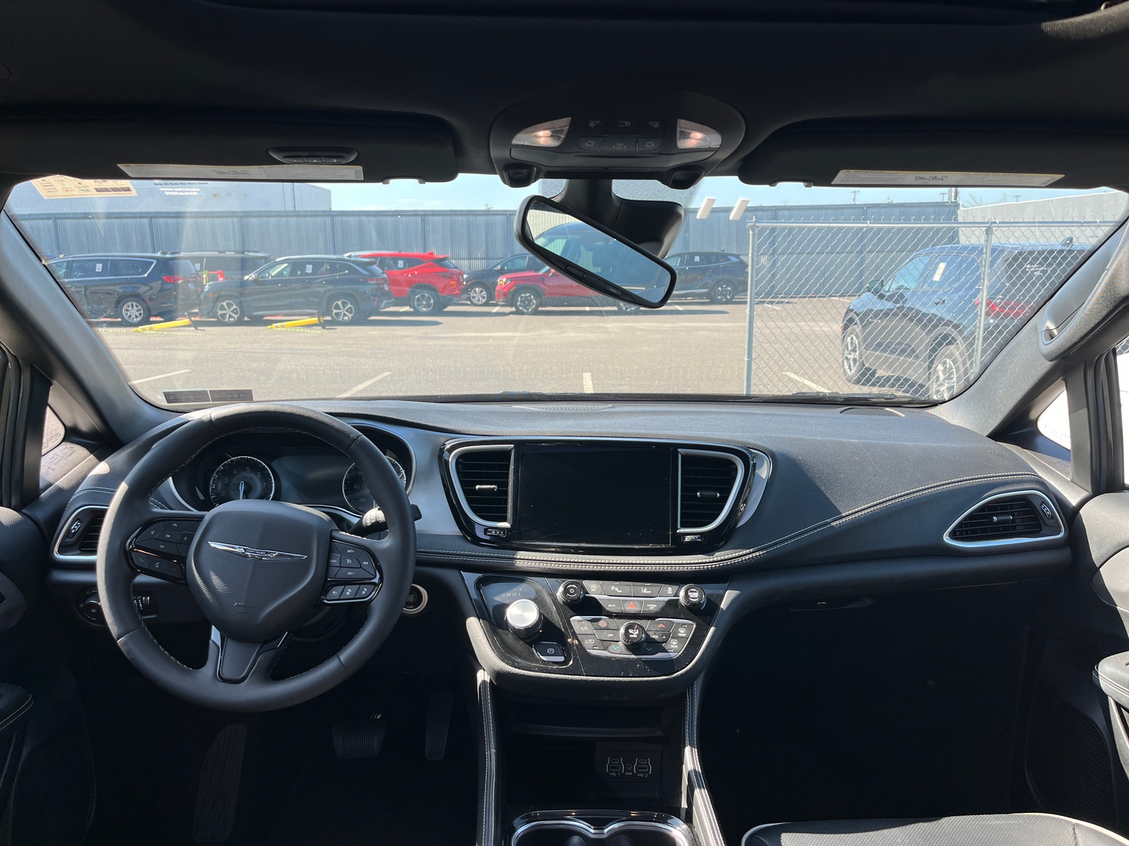 Thumbnail: 2025 Chrysler Pacifica - 2