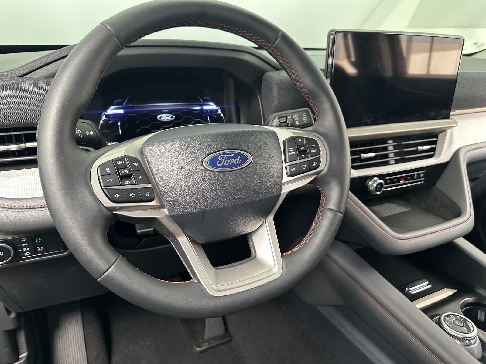 Thumbnail: 2025 Ford Explorer - 5