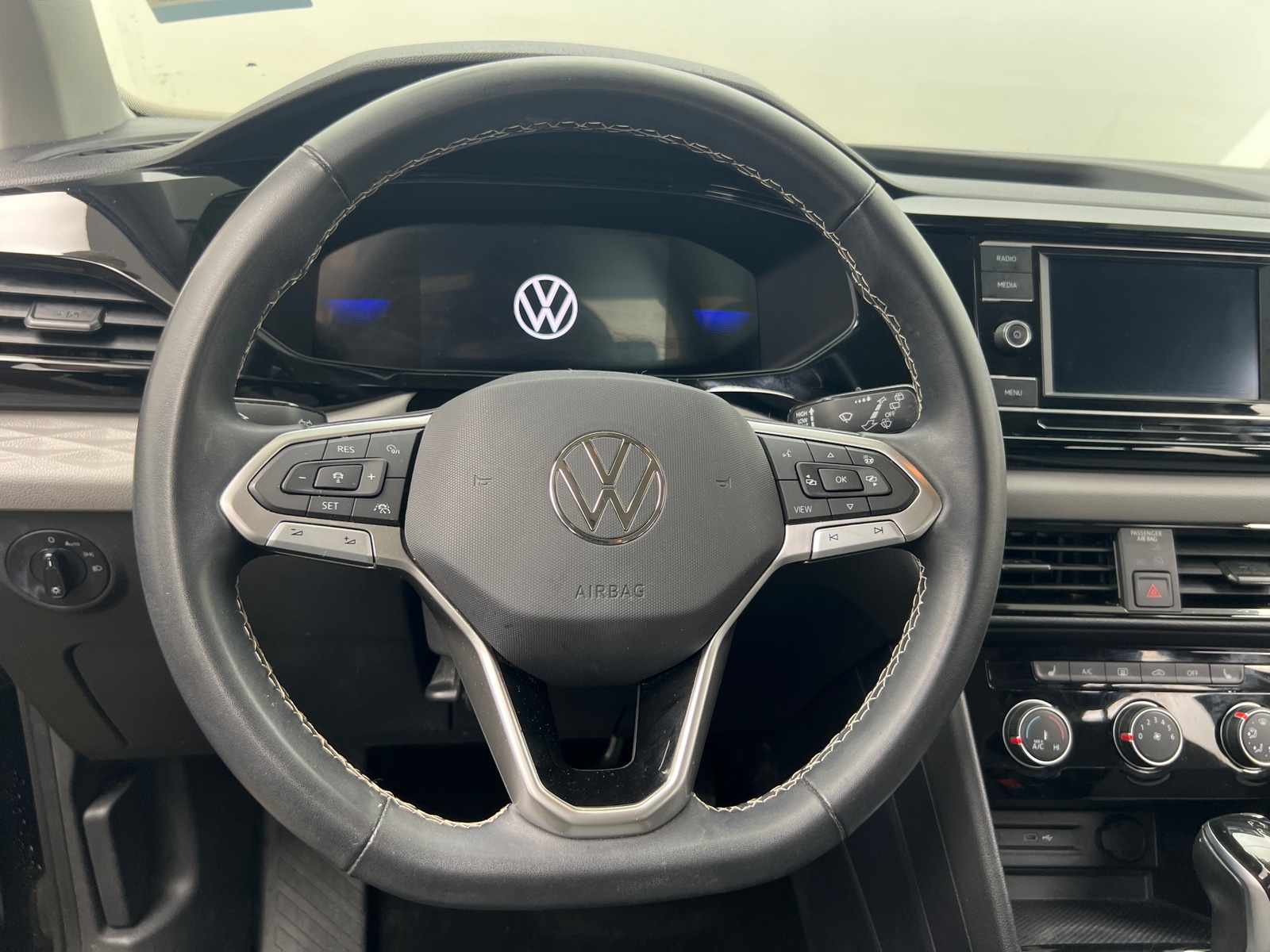 Thumbnail: 2023 Volkswagen Taos - 5