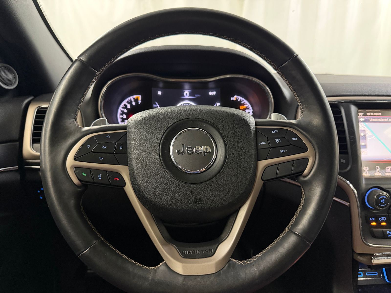 Thumbnail: 2017 Jeep Grand Cherokee - 4