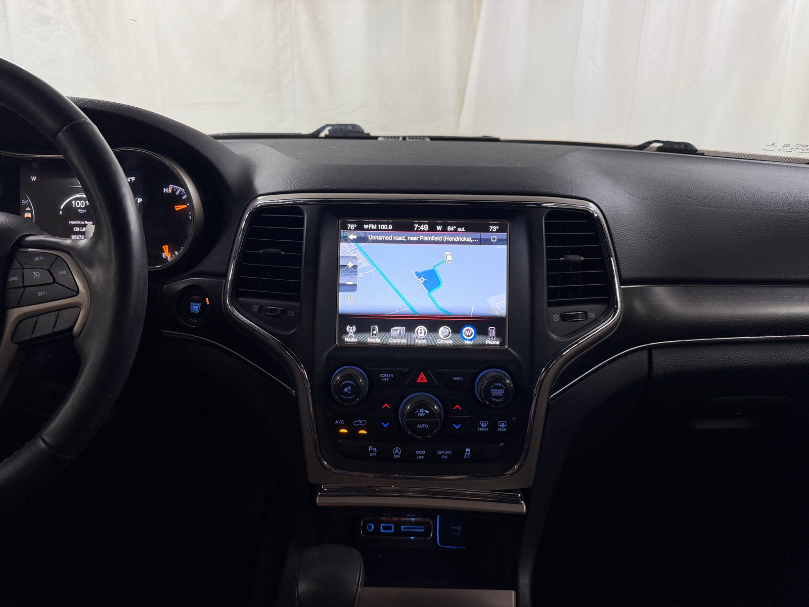 Thumbnail: 2017 Jeep Grand Cherokee - 3