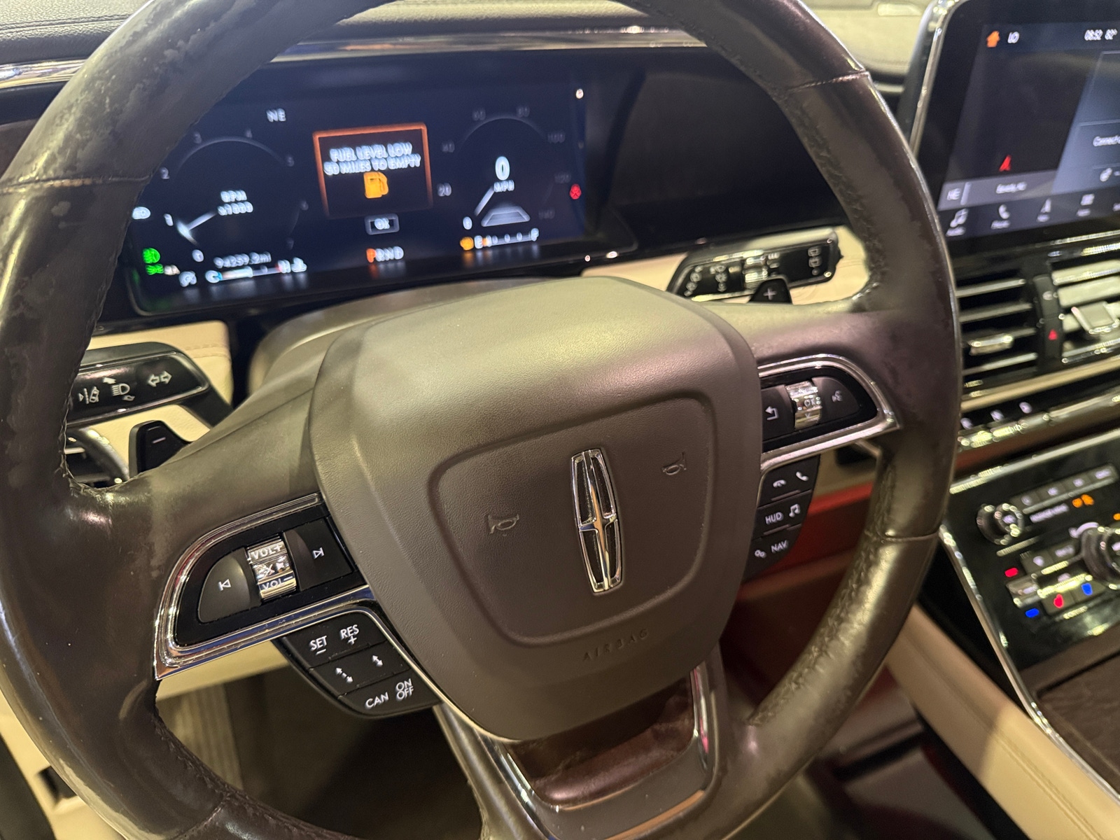 Thumbnail: 2019 Lincoln Navigator L - 4