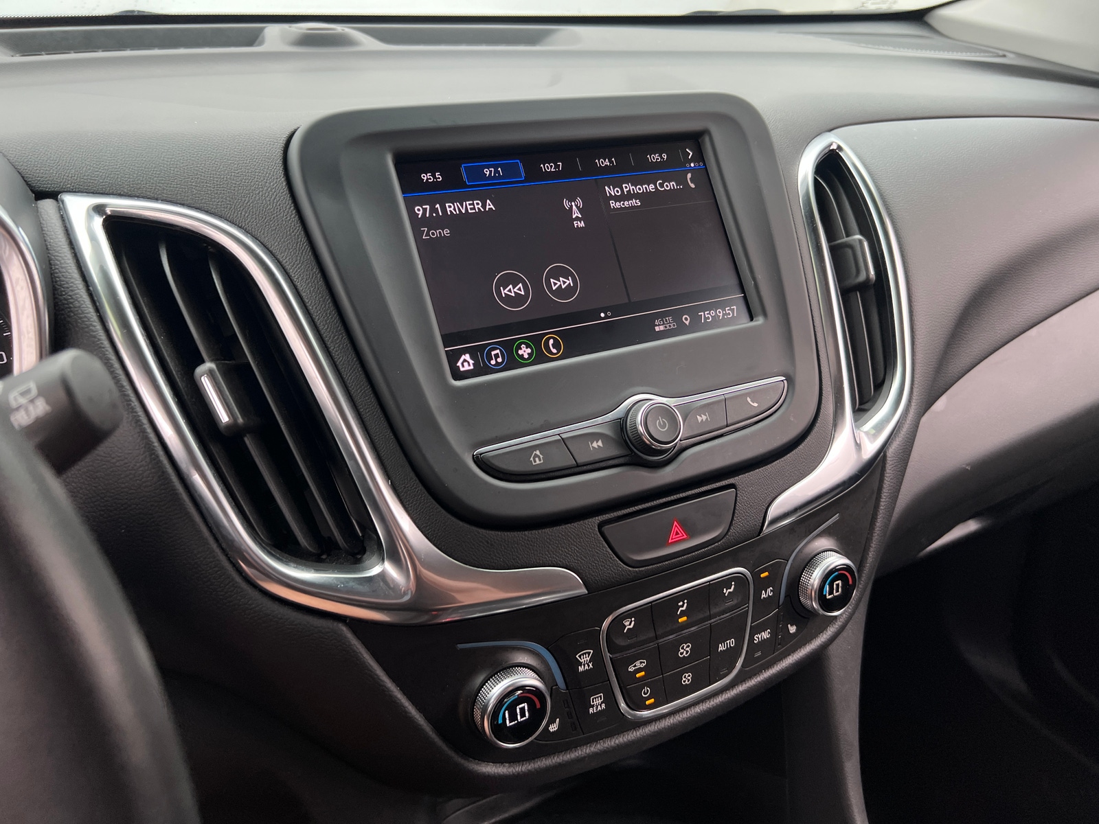 Thumbnail: 2021 Chevrolet Equinox - 4