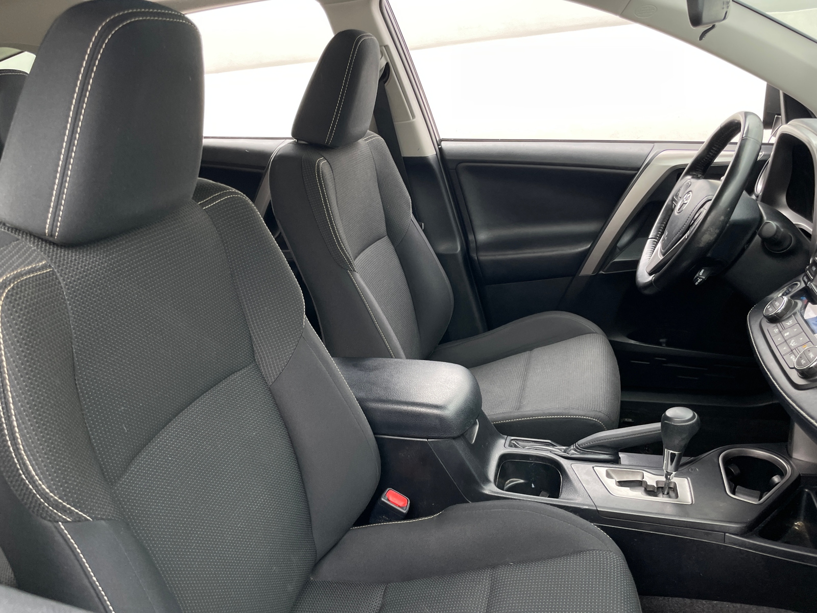 Thumbnail: 2018 Toyota RAV4 - 2